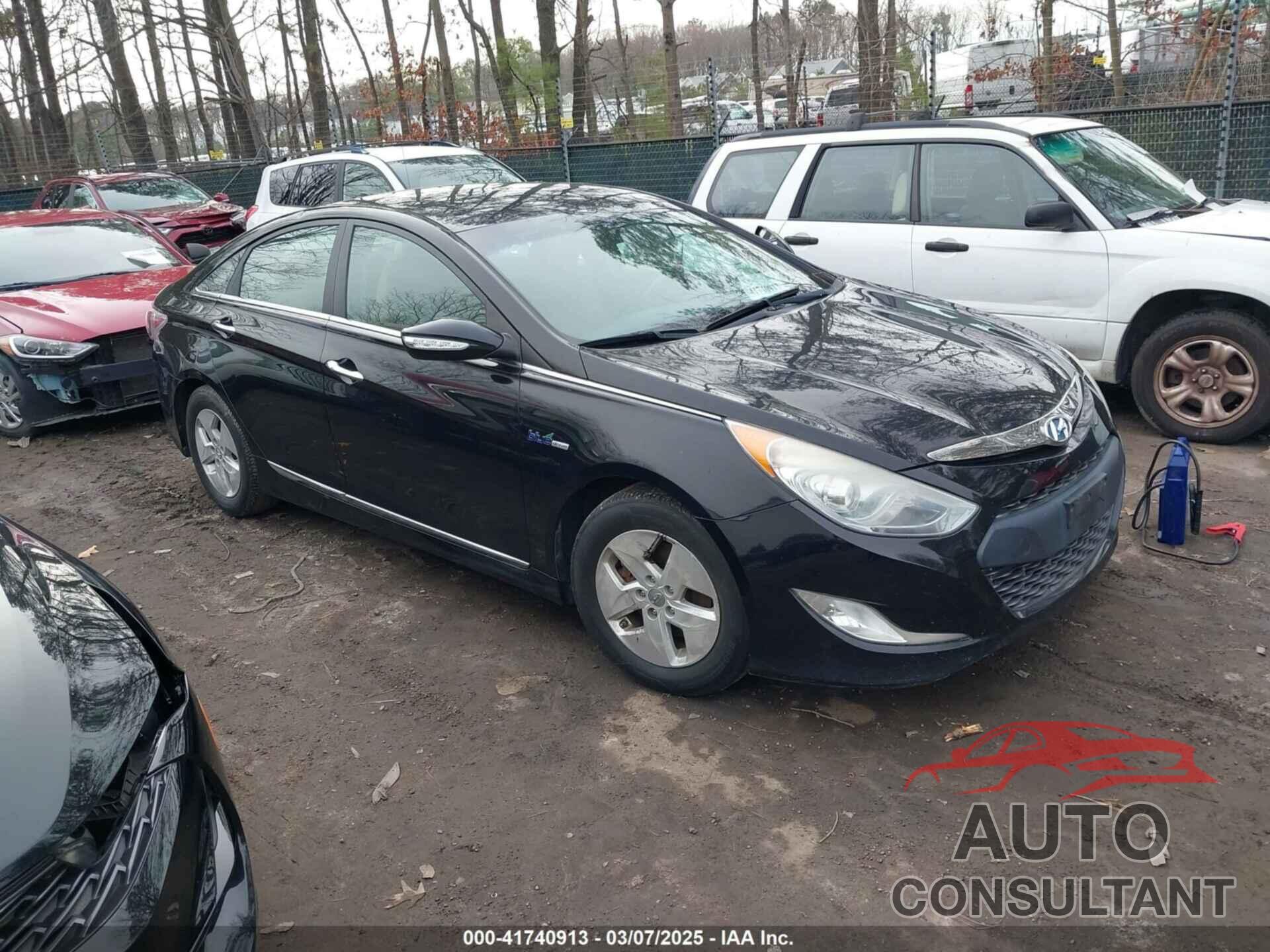 HYUNDAI SONATA HYBRID 2012 - KMHEC4A42CA025451