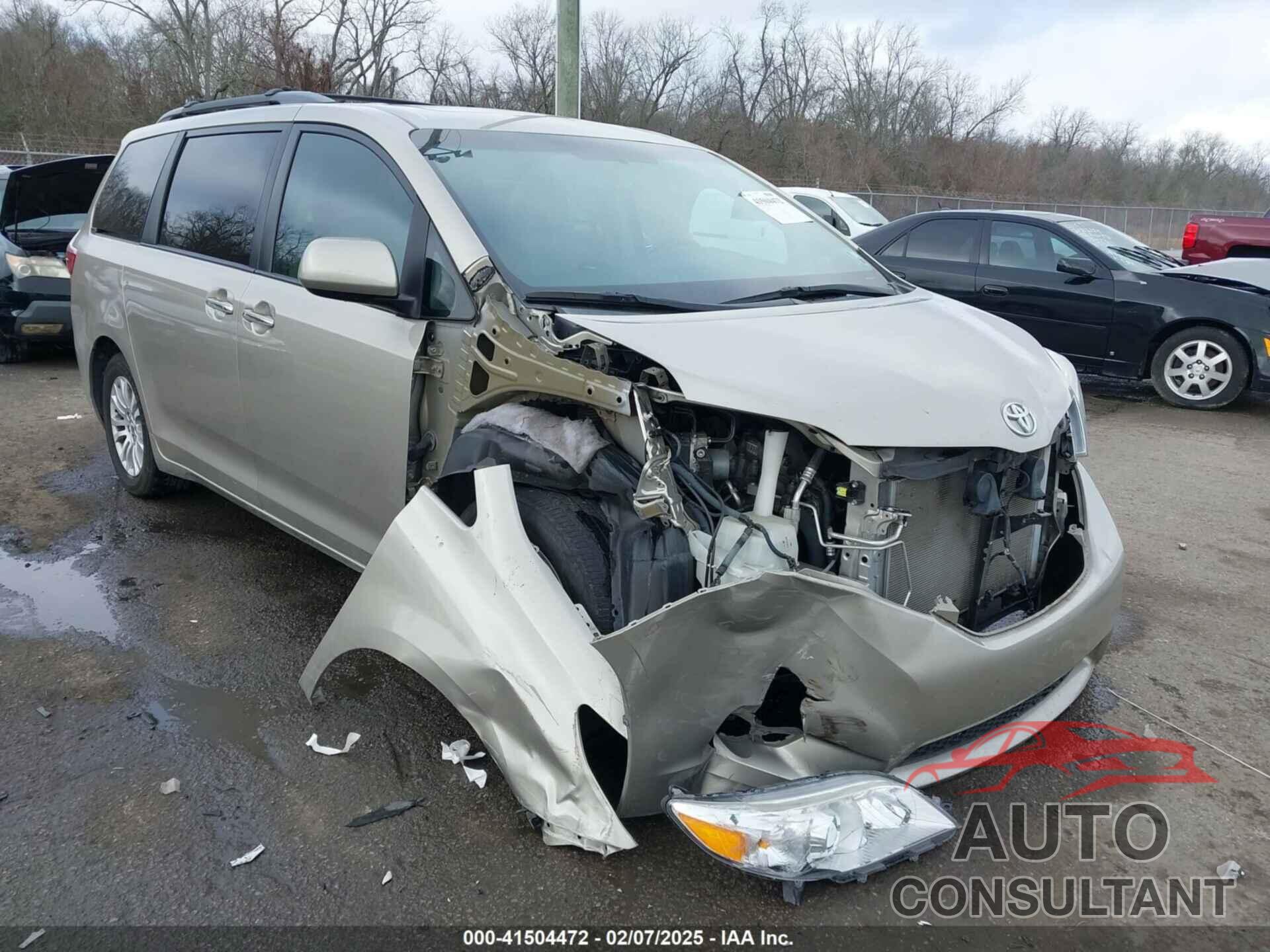 TOYOTA SIENNA 2015 - 5TDYK3DC8FS682392