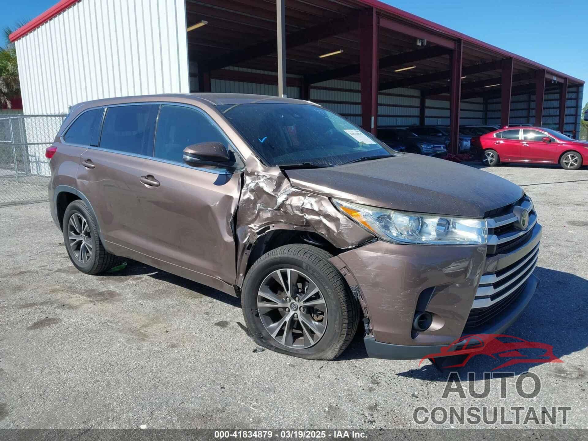 TOYOTA HIGHLANDER 2018 - 5TDZARFH3JS037077