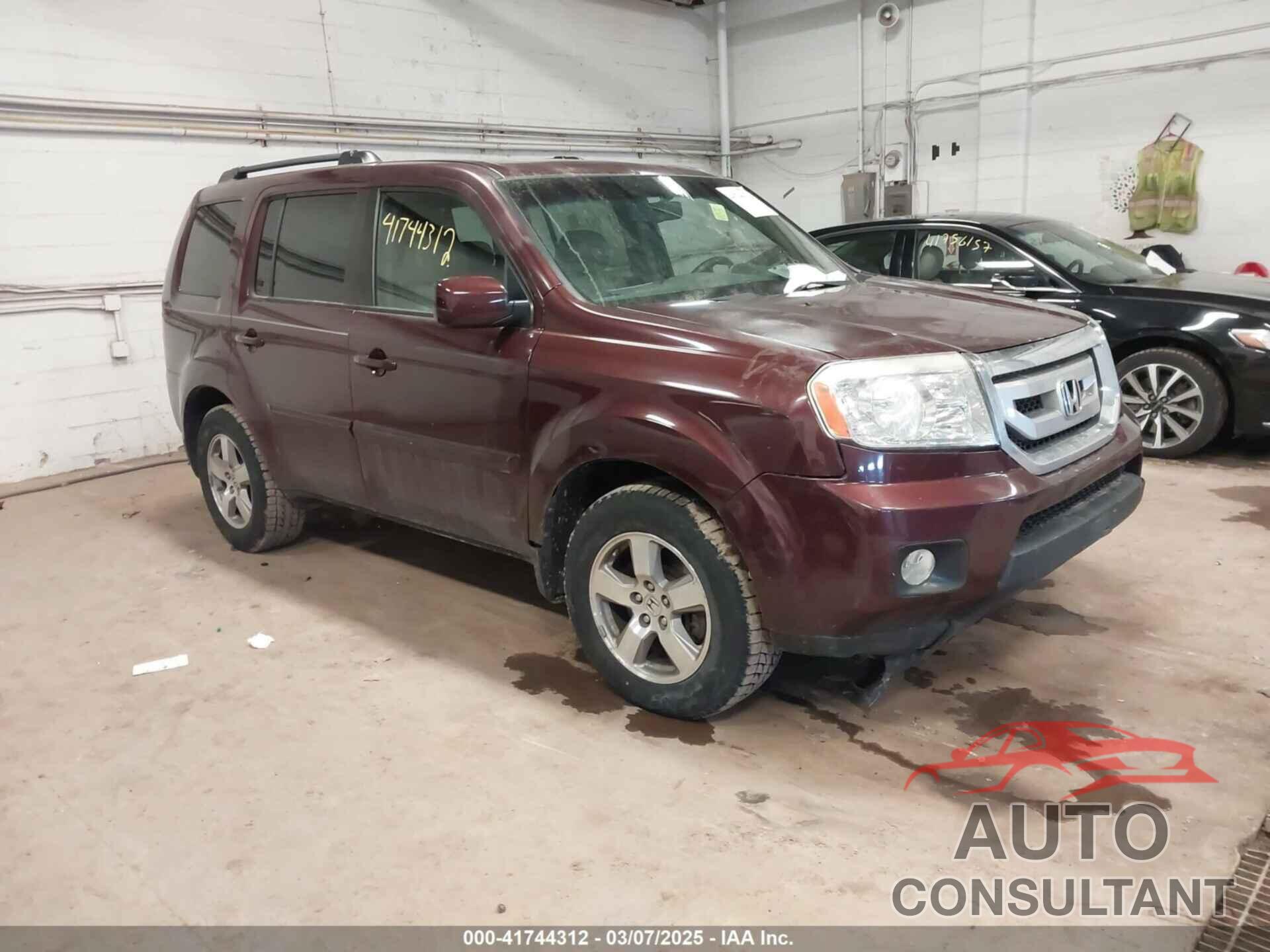 HONDA PILOT 2011 - 5FNYF3H50BB030316