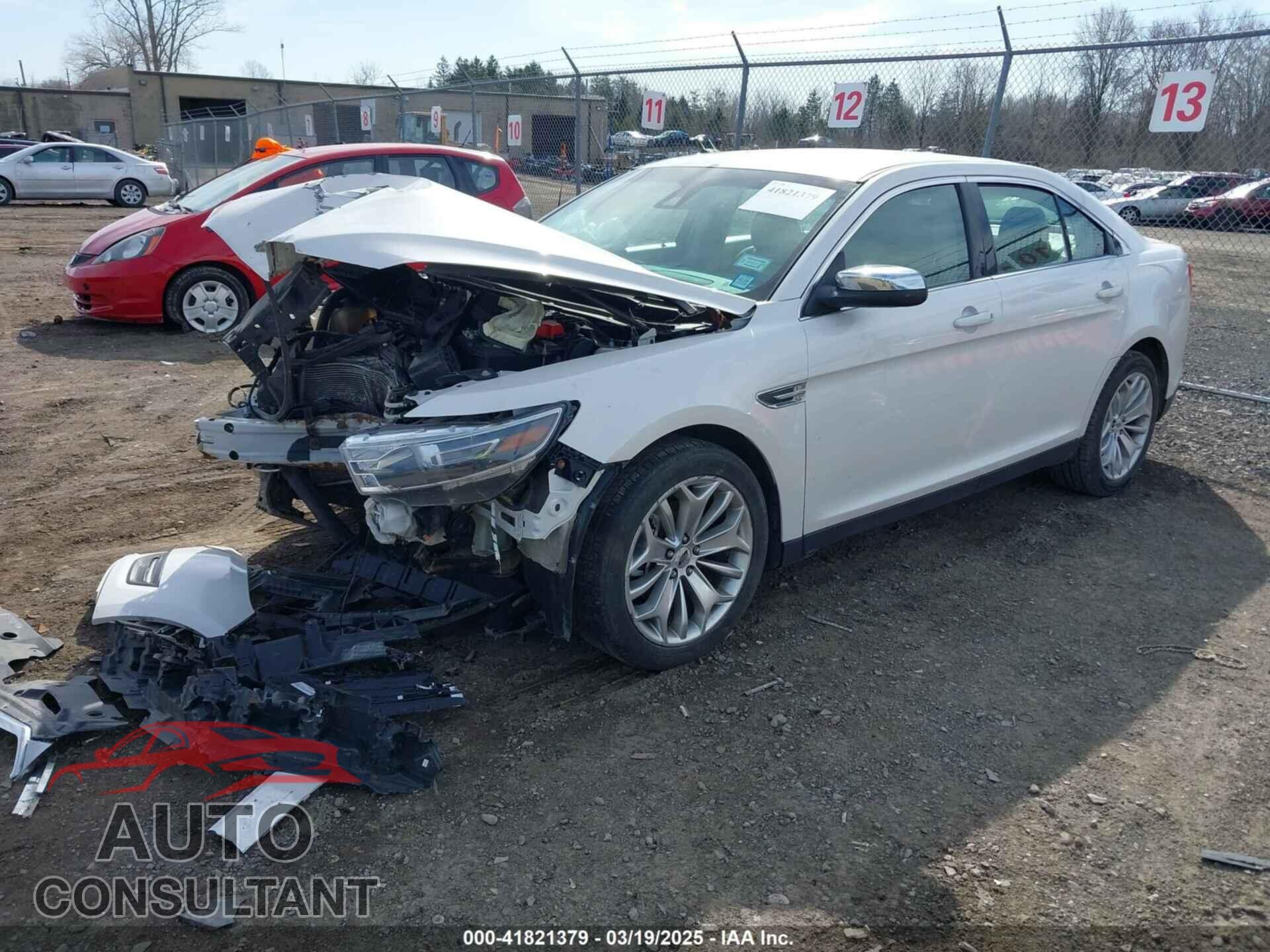 FORD TAURUS 2017 - 1FAHP2F82HG111682