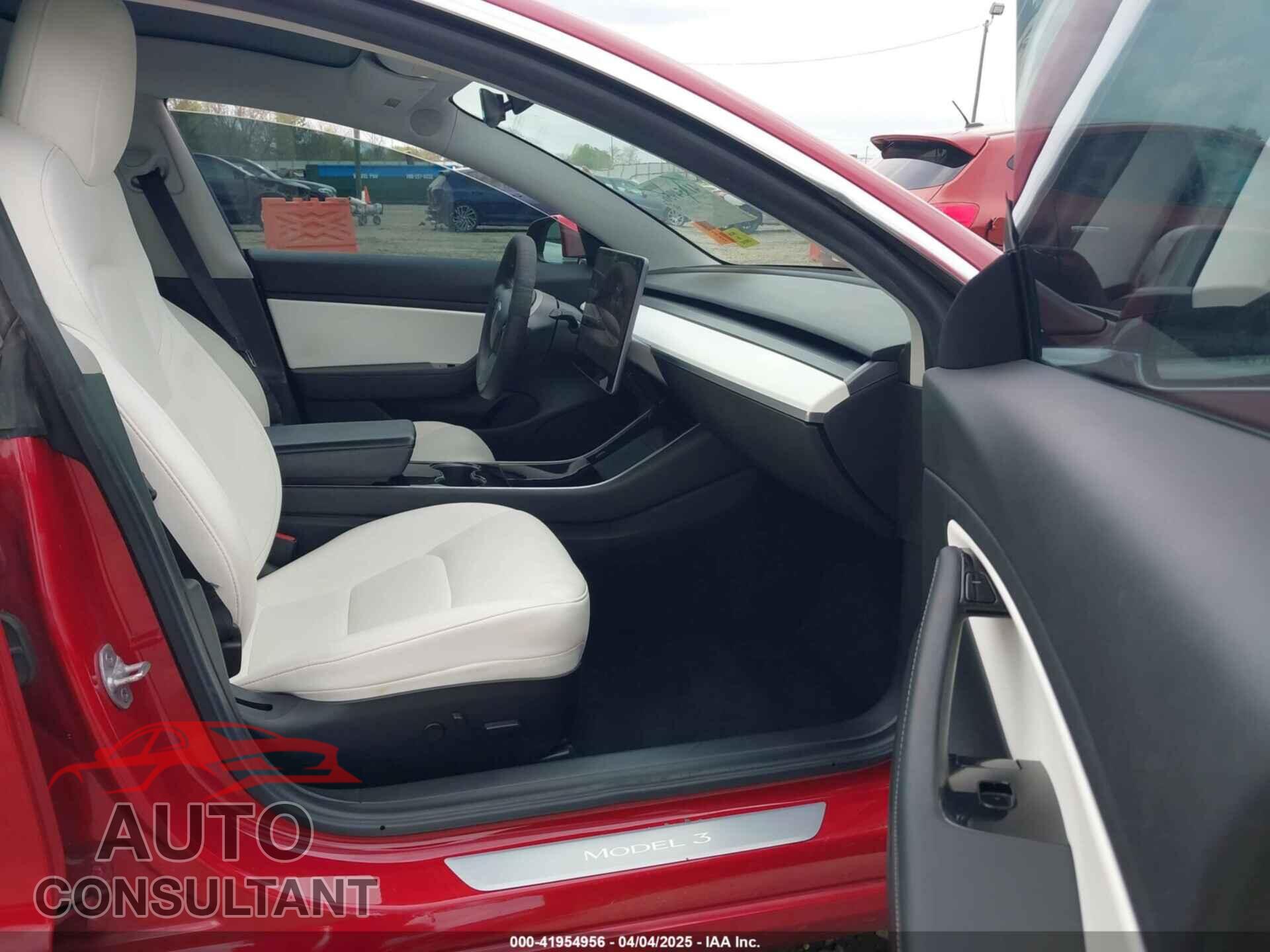 TESLA MODEL 3 2019 - 5YJ3E1EA7KF445040