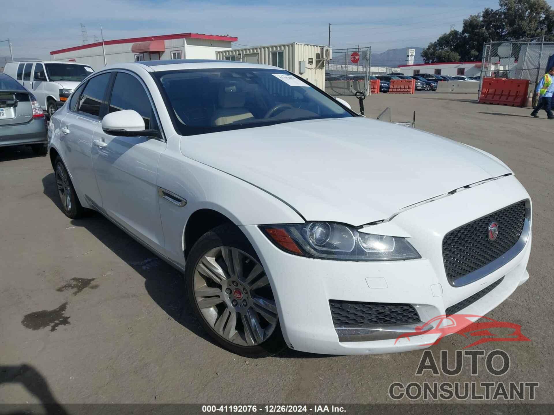 JAGUAR XF 2017 - SAJBD4BV6HCY47601