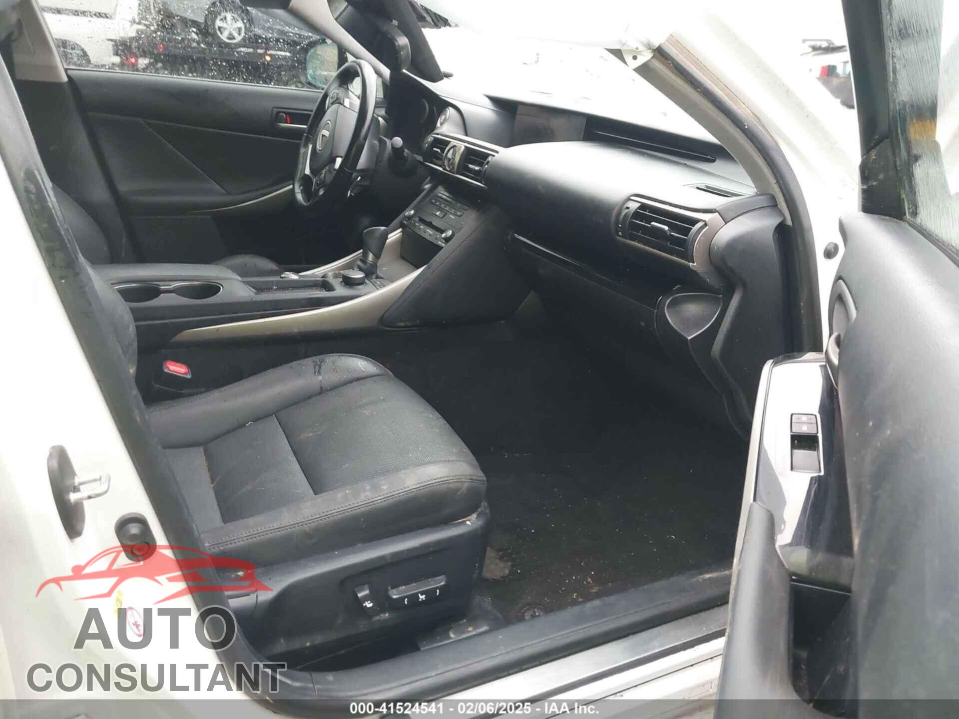 LEXUS IS 300 2018 - JTHBA1D29J5065925