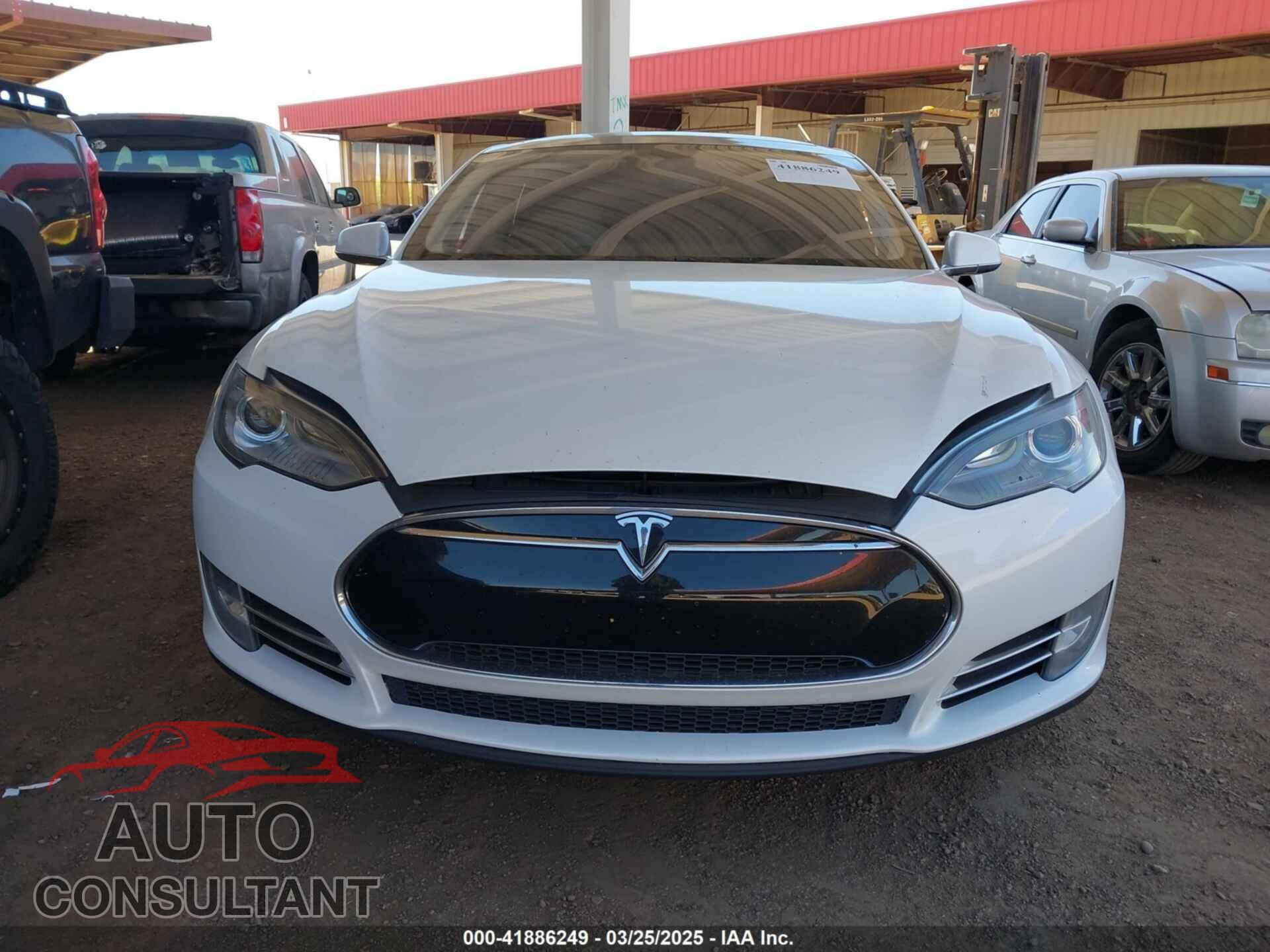 TESLA MODEL S 2013 - 5YJSA1CG8DFP22036