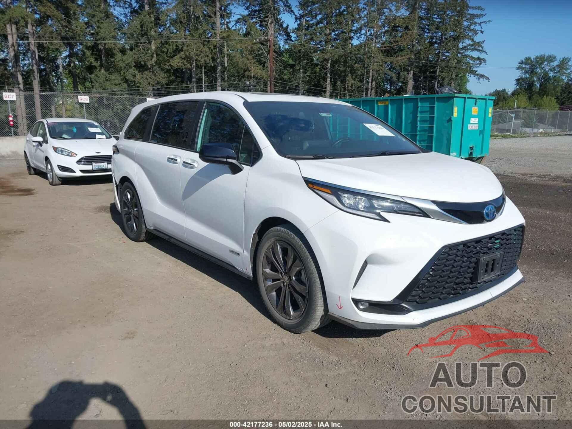 TOYOTA SIENNA 2021 - 5TDXRKEC9MS004991