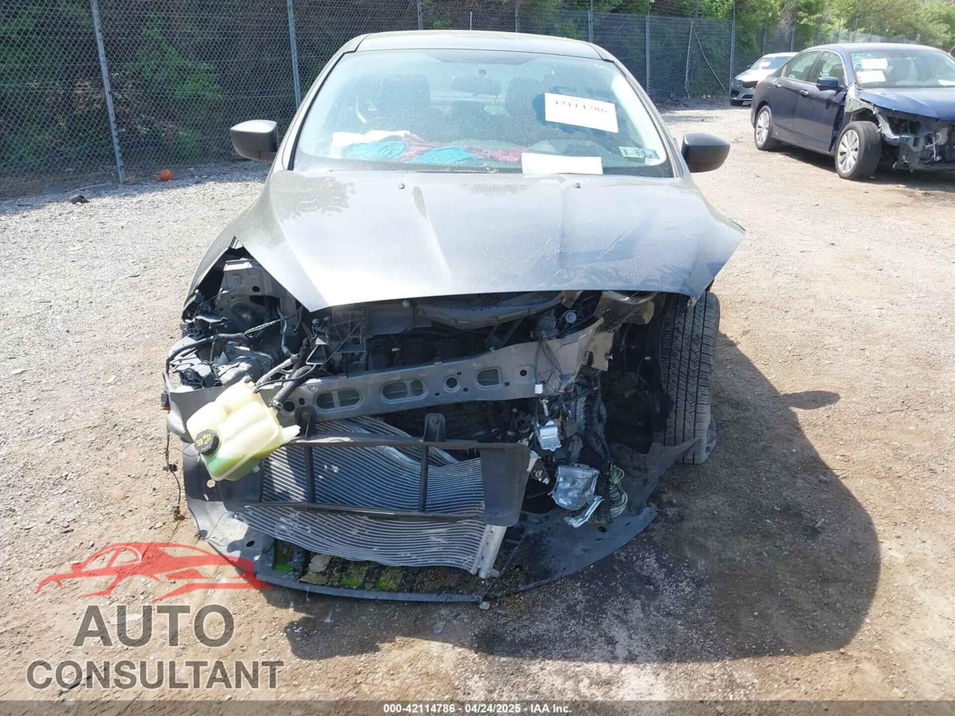 FORD FOCUS 2016 - 1FADP3E23GL400982