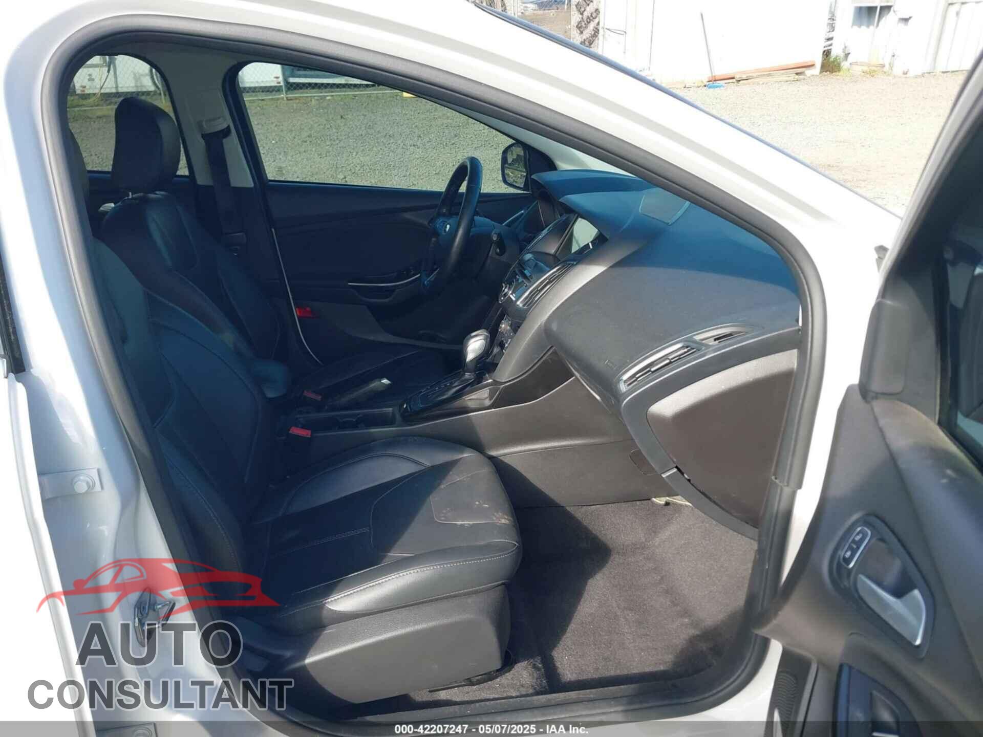 FORD FOCUS 2017 - 1FADP3N24HL308751
