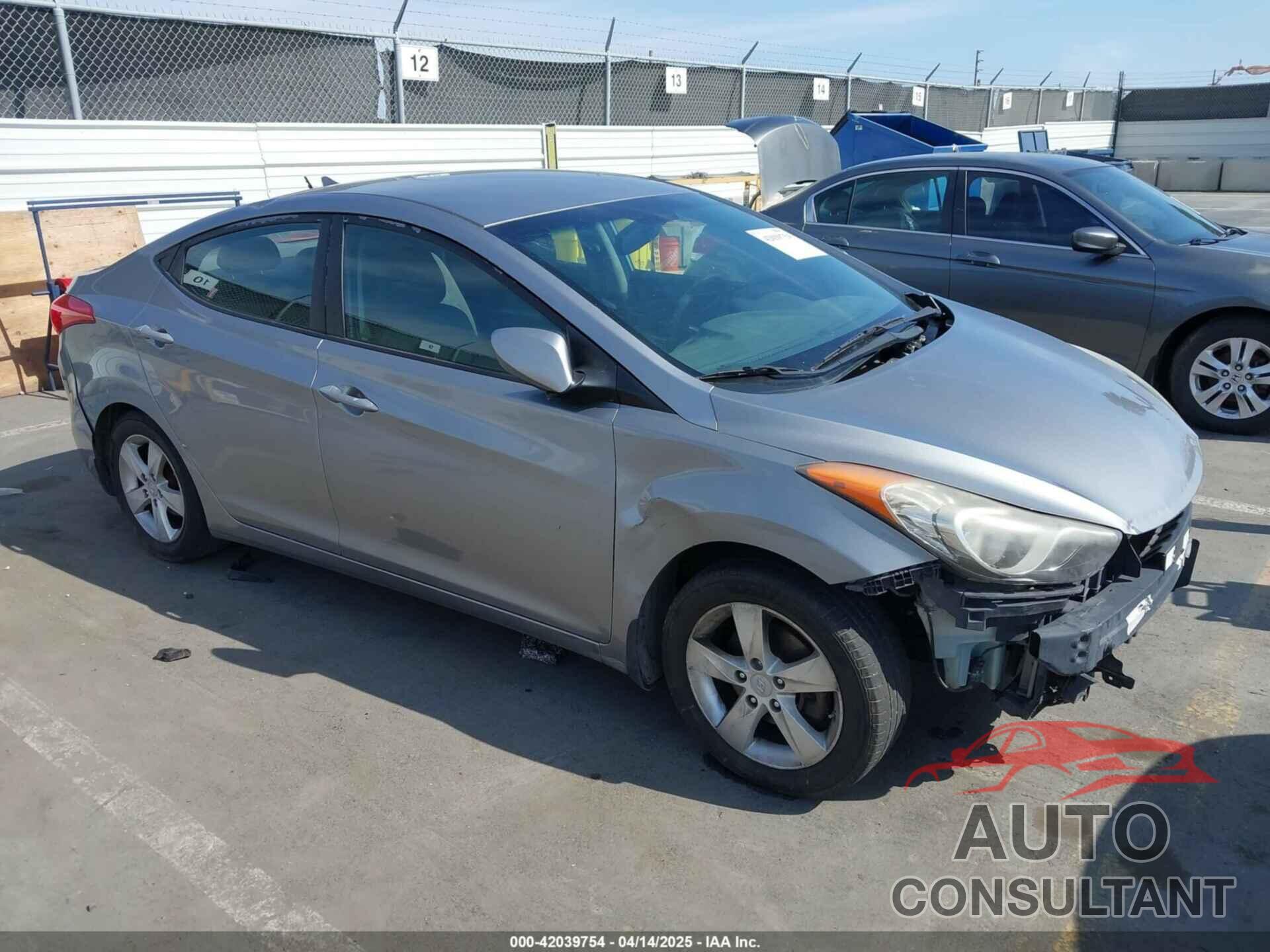 HYUNDAI ELANTRA 2013 - KMHDH4AE3DU729468