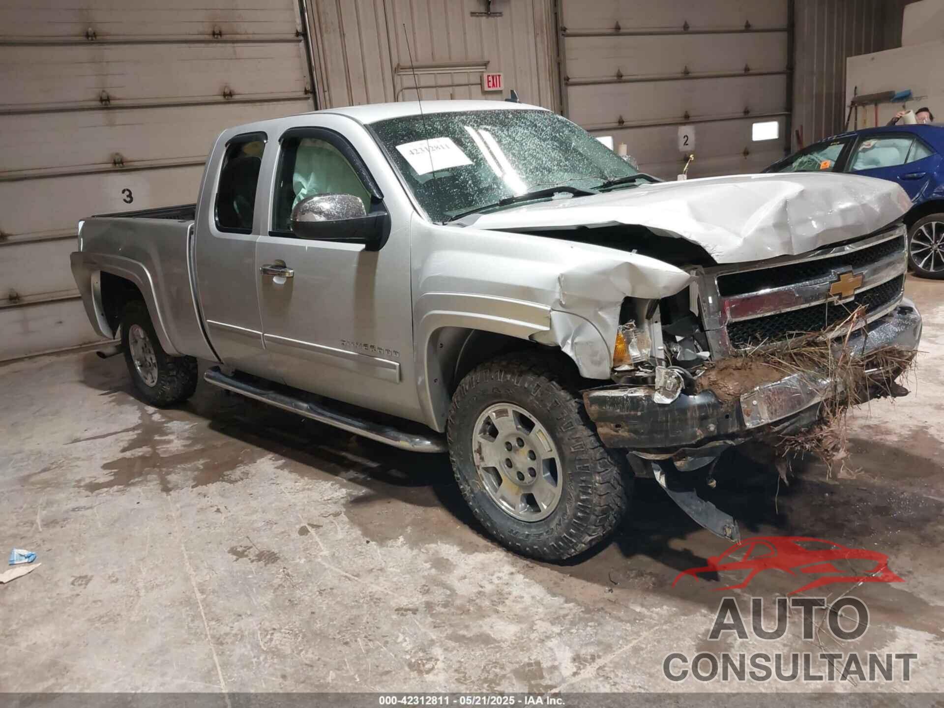 CHEVROLET SILVERADO 1500 2011 - 1GCRKSE38BZ165776