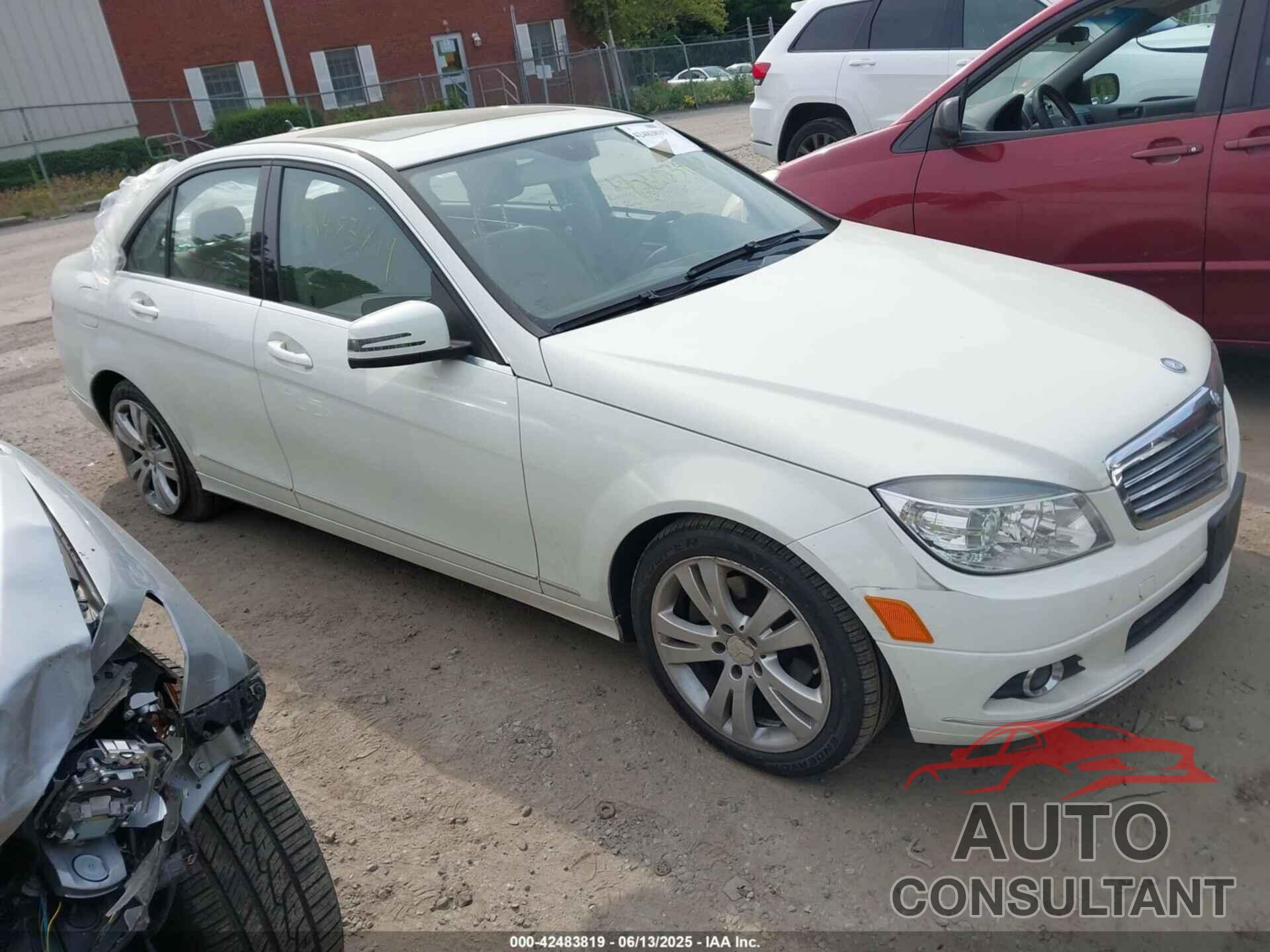 MERCEDES-BENZ C 300 2011 - WDDGF8BB1BR158412