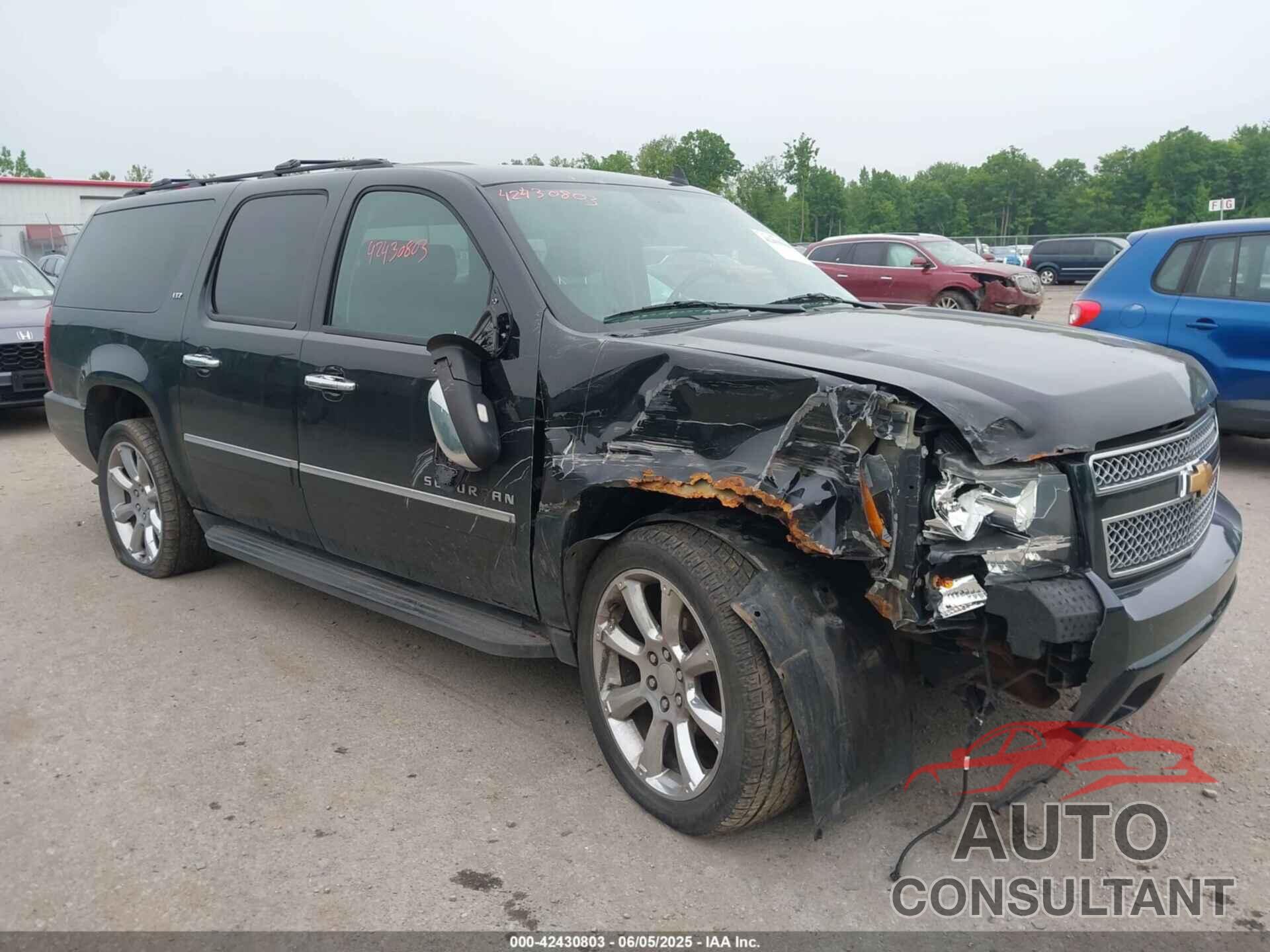 CHEVROLET SUBURBAN 1500 2013 - 1GNSKKE72DR121982