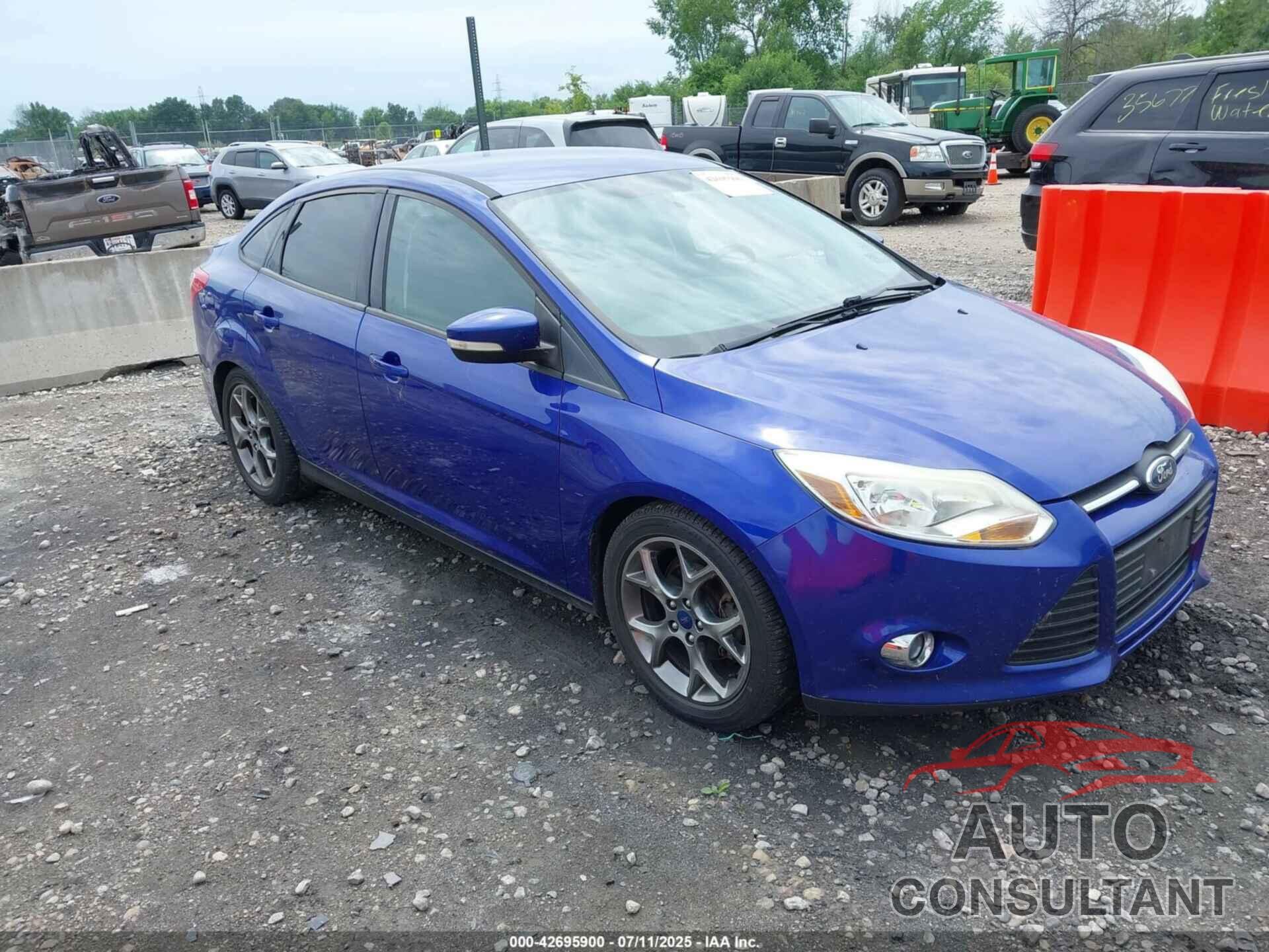 FORD FOCUS 2014 - 1FADP3F2XEL198394
