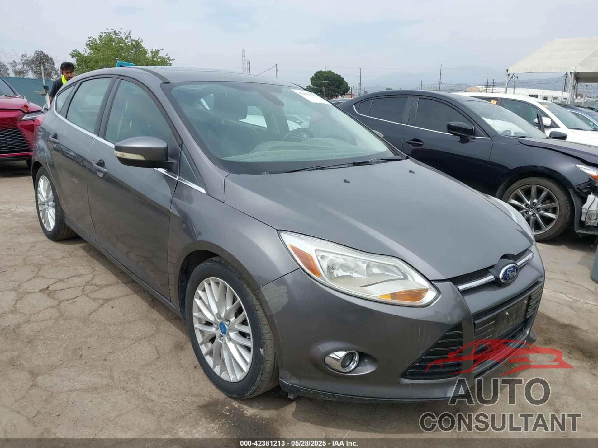 FORD FOCUS 2012 - 1FAHP3M25CL190818