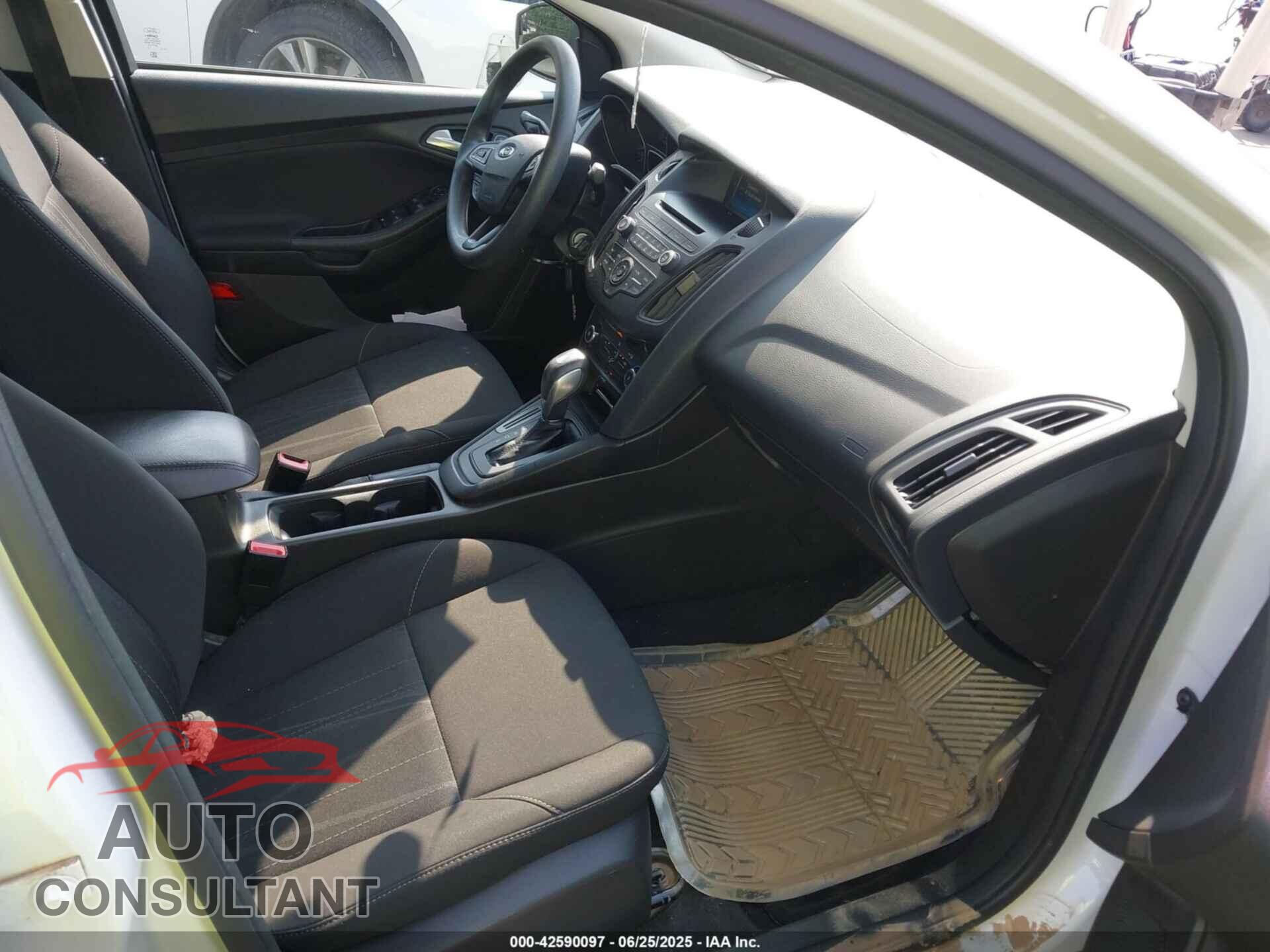 FORD FOCUS 2016 - 1FADP3F26GL247657