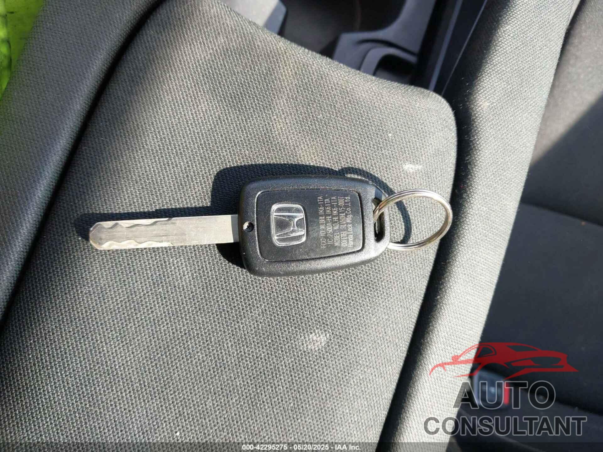 HONDA CIVIC 2017 - SHHFK7H20HU223881