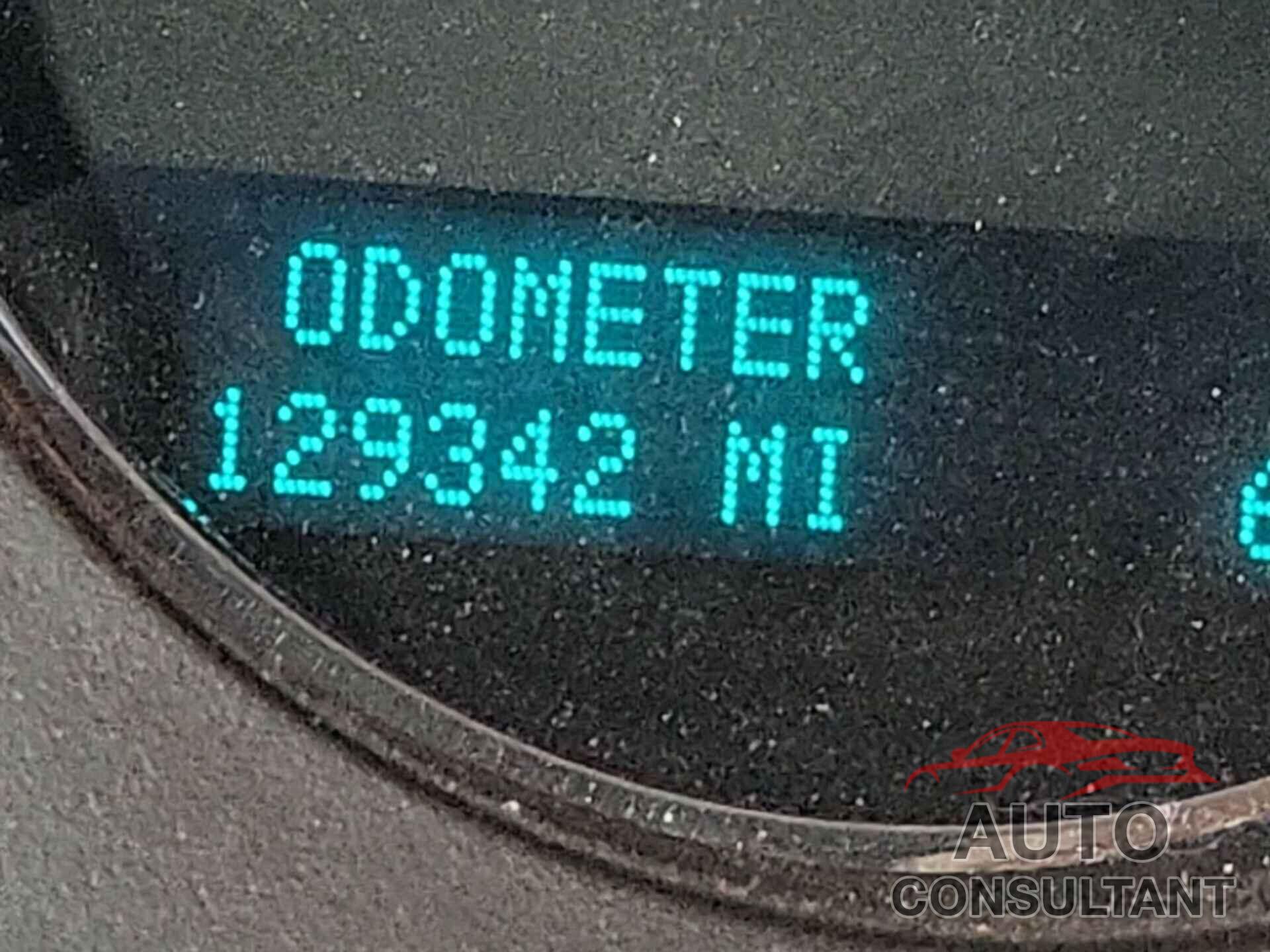 CHEVROLET TAHOE 2011 - 1GNSCAE09BR253208