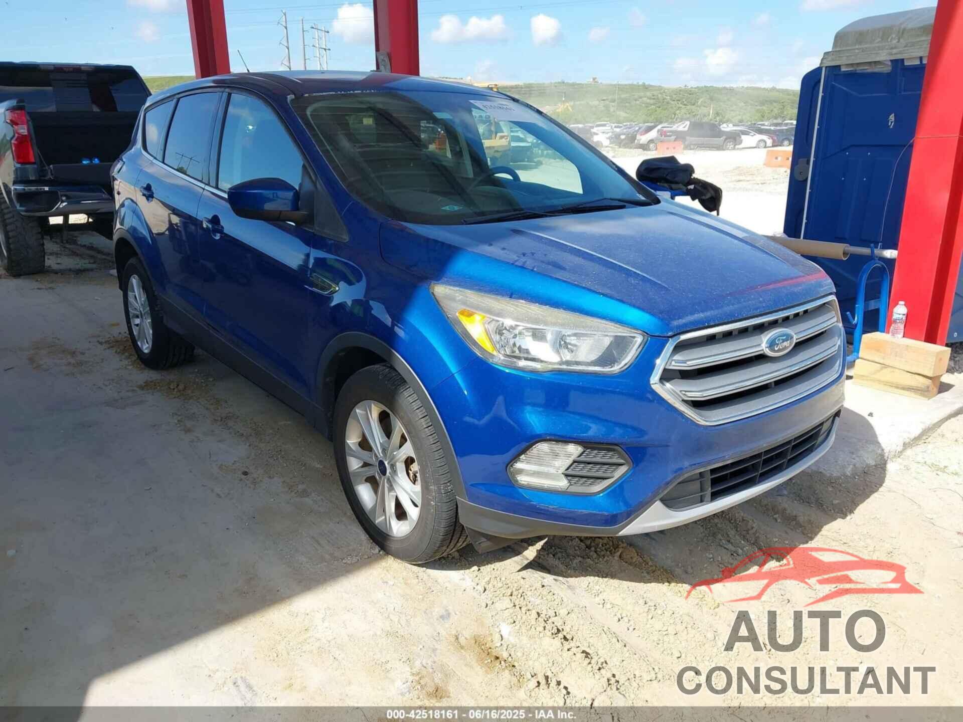 FORD ESCAPE 2017 - 1FMCU0G92HUF04457