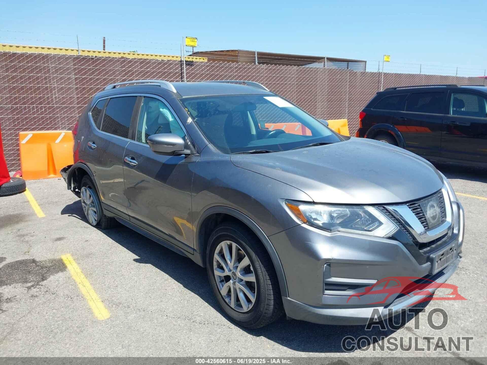 NISSAN ROGUE 2017 - KNMAT2MT9HP588530