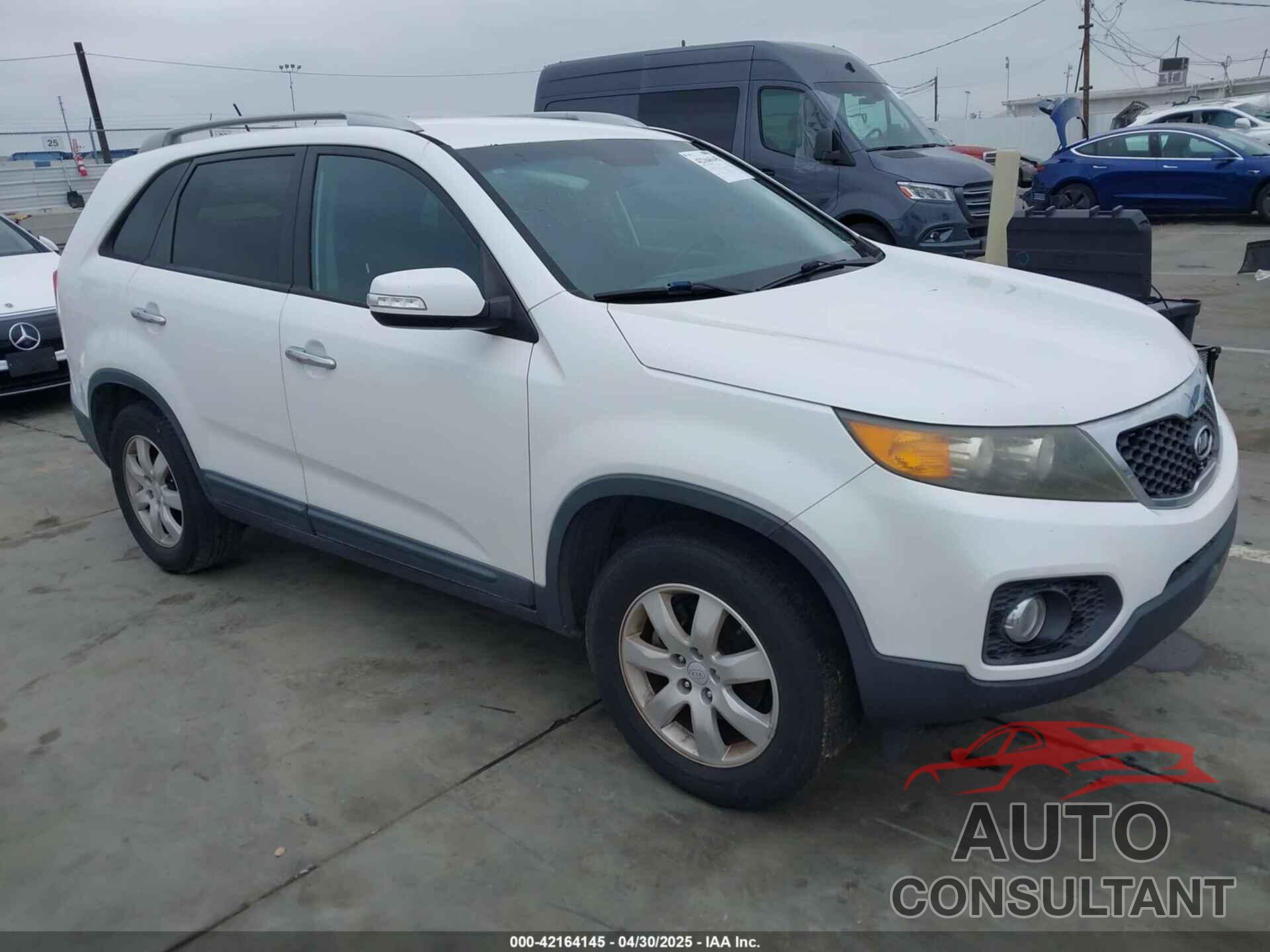 KIA SORENTO 2011 - 5XYKT4A10BG170581