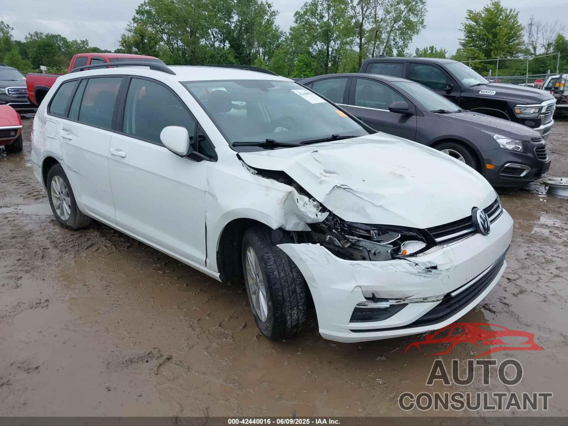 VOLKSWAGEN GOLF SPORTWAGEN 2018 - 3VWD17AU0JM759672