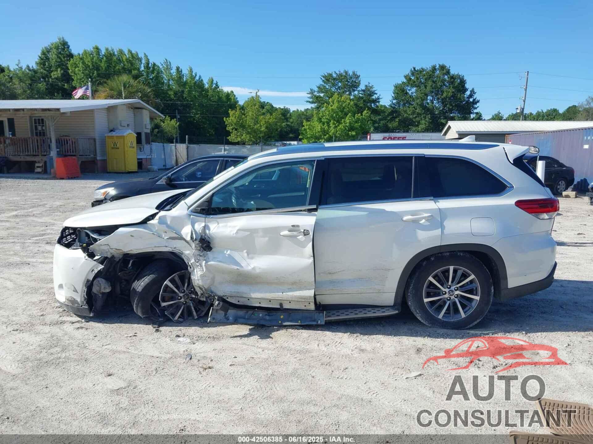 TOYOTA HIGHLANDER 2017 - 5TDKZRFH4HS525085