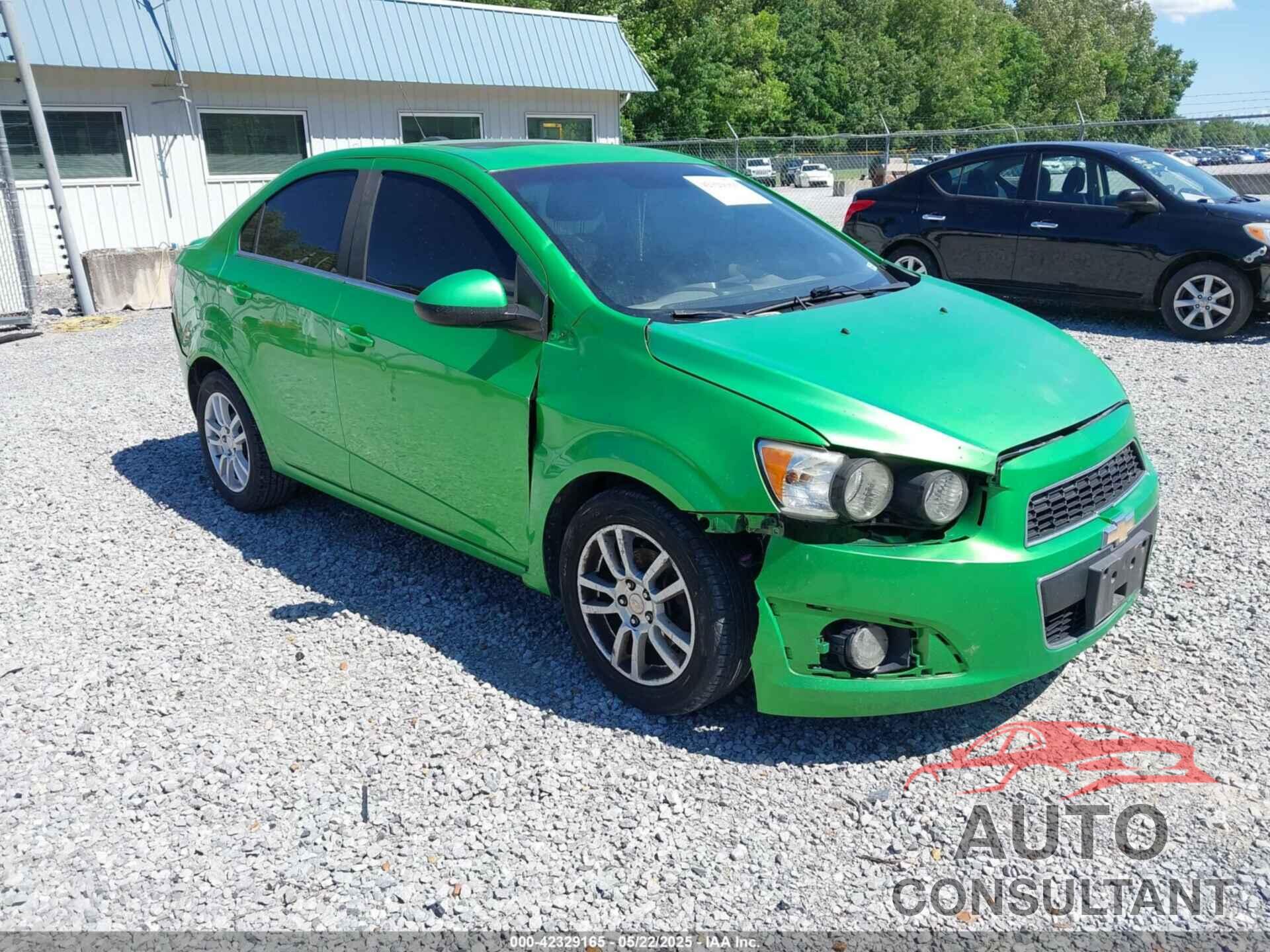 CHEVROLET SONIC 2015 - 1G1JC5SH8F4136575