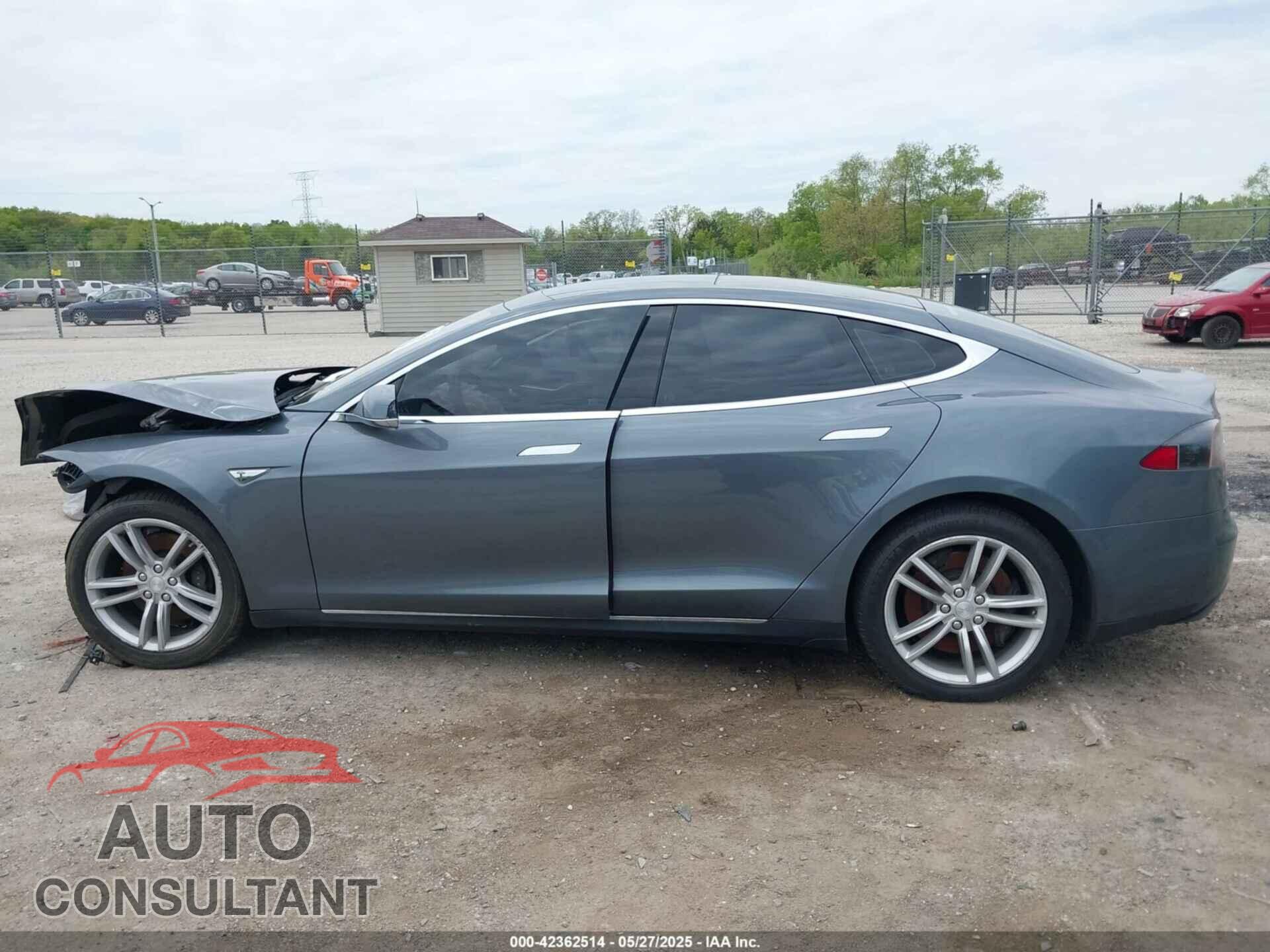 TESLA MODEL S 2013 - 5YJSA1CG9DFP27357