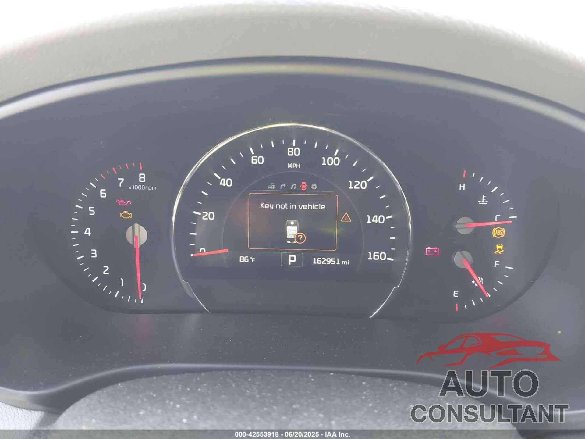 KIA SORENTO 2017 - 5XYPK4A50HG308771