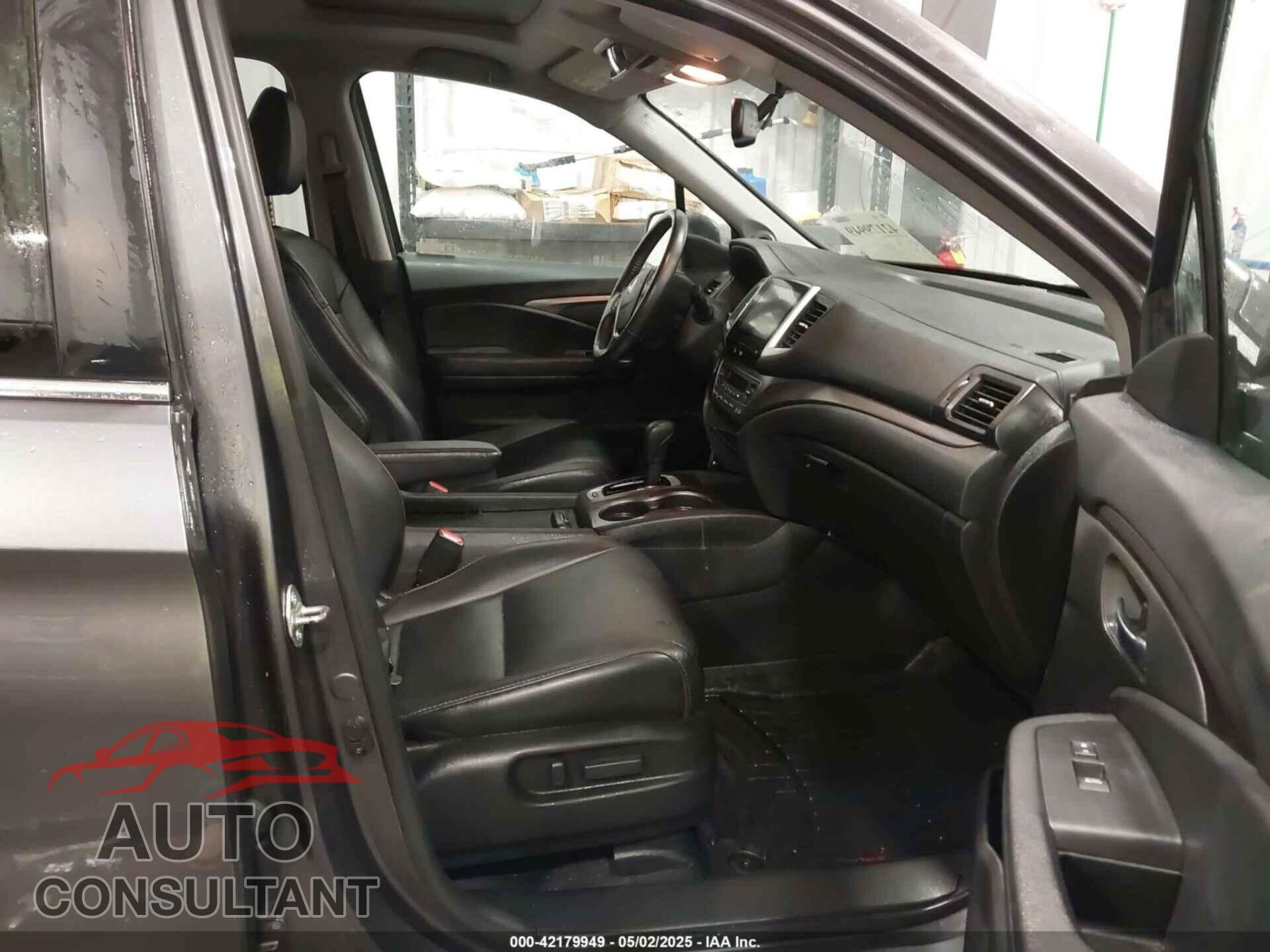 HONDA PILOT 2017 - 5FNYF6H58HB105029