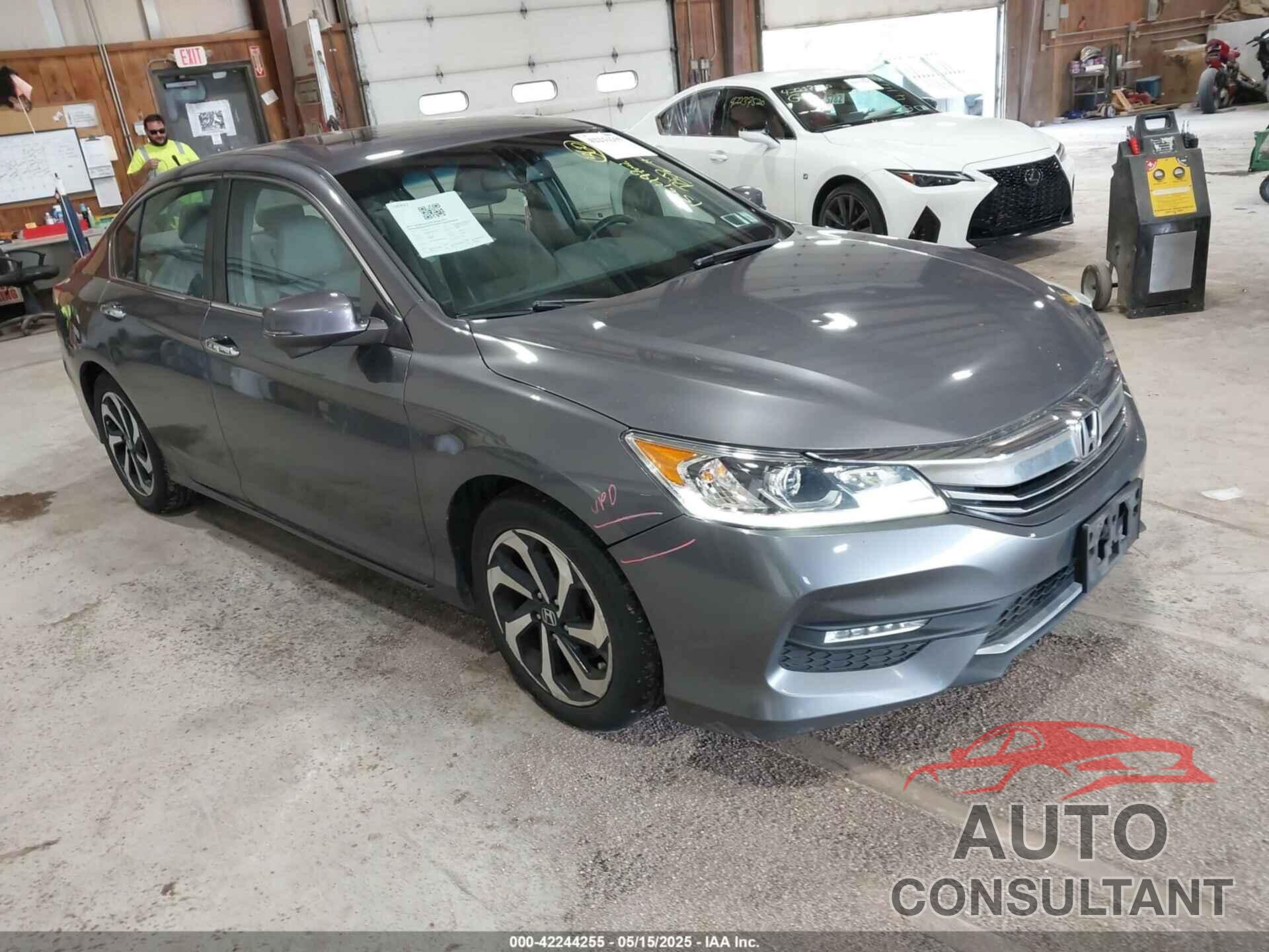 HONDA ACCORD 2017 - 1HGCR2F88HA136721
