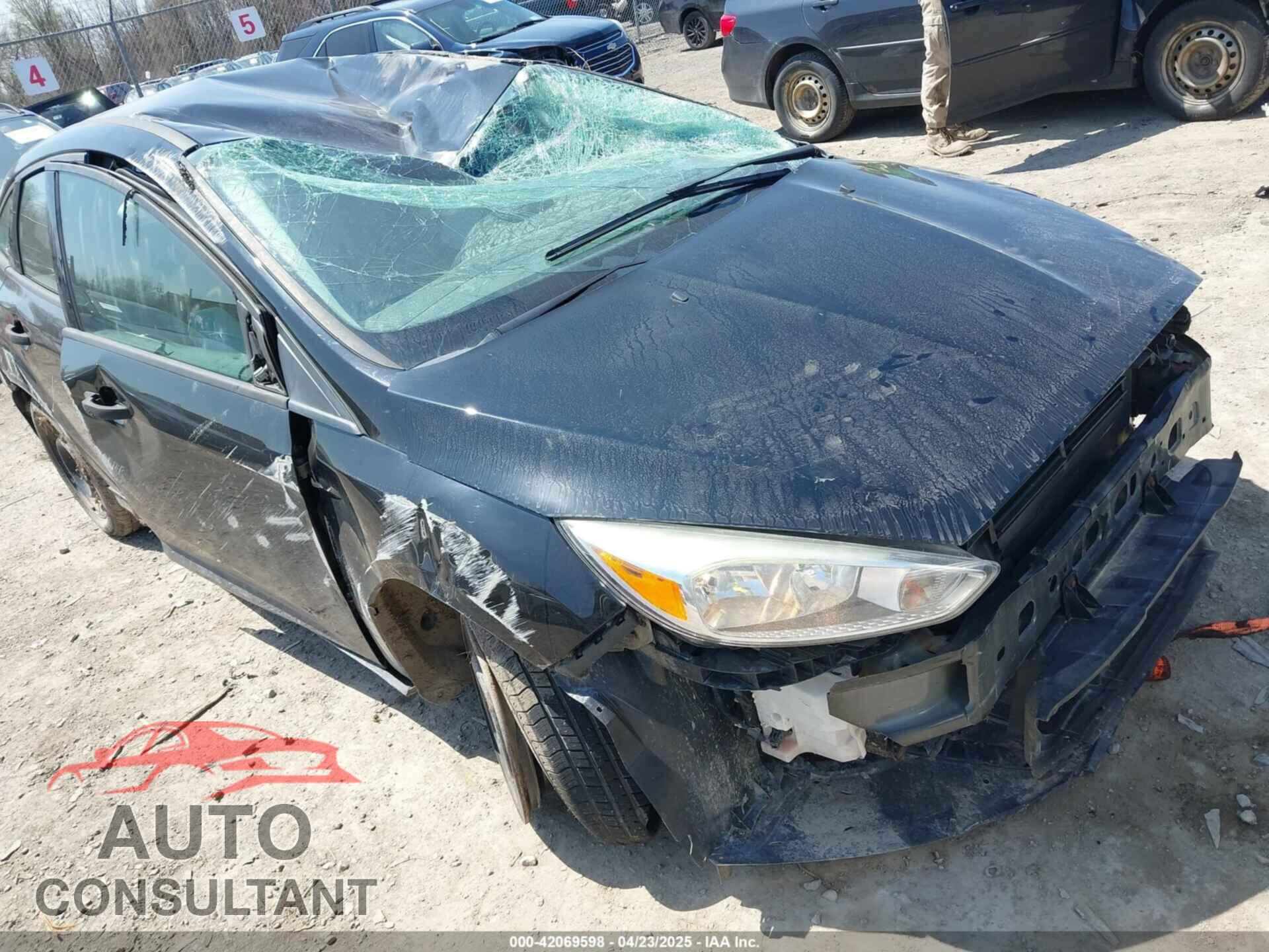 FORD FOCUS 2017 - 1FADP3E23HL301404