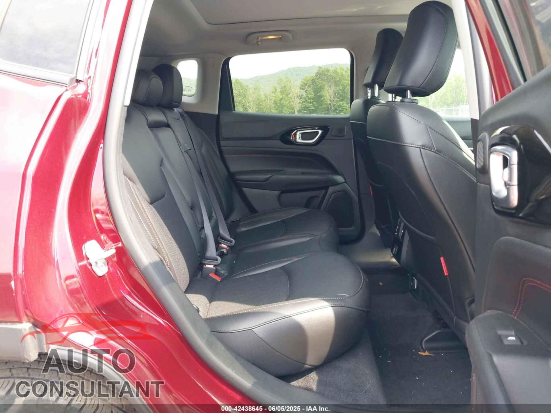 JEEP COMPASS 2022 - 3C4NJDDB1NT164115
