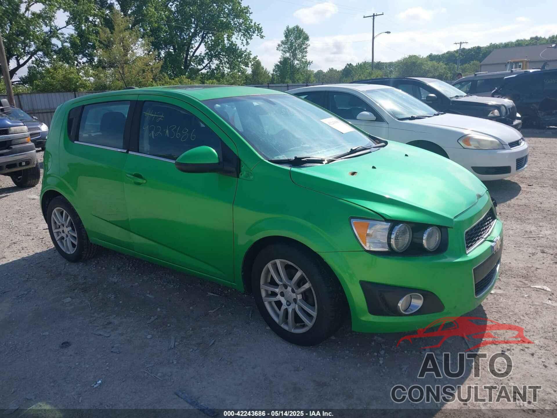 CHEVROLET SONIC 2015 - 1G1JC6SB2F4112127