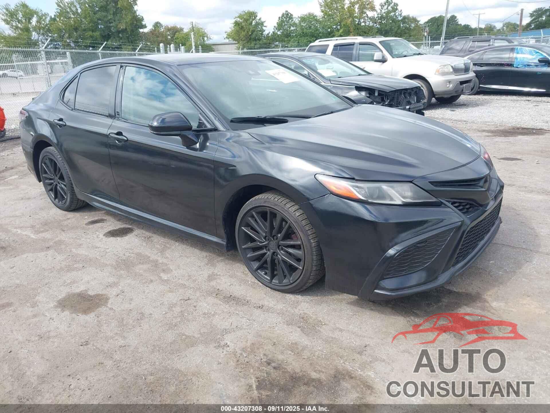 TOYOTA CAMRY 2021 - 4T1G11AK1MU403500