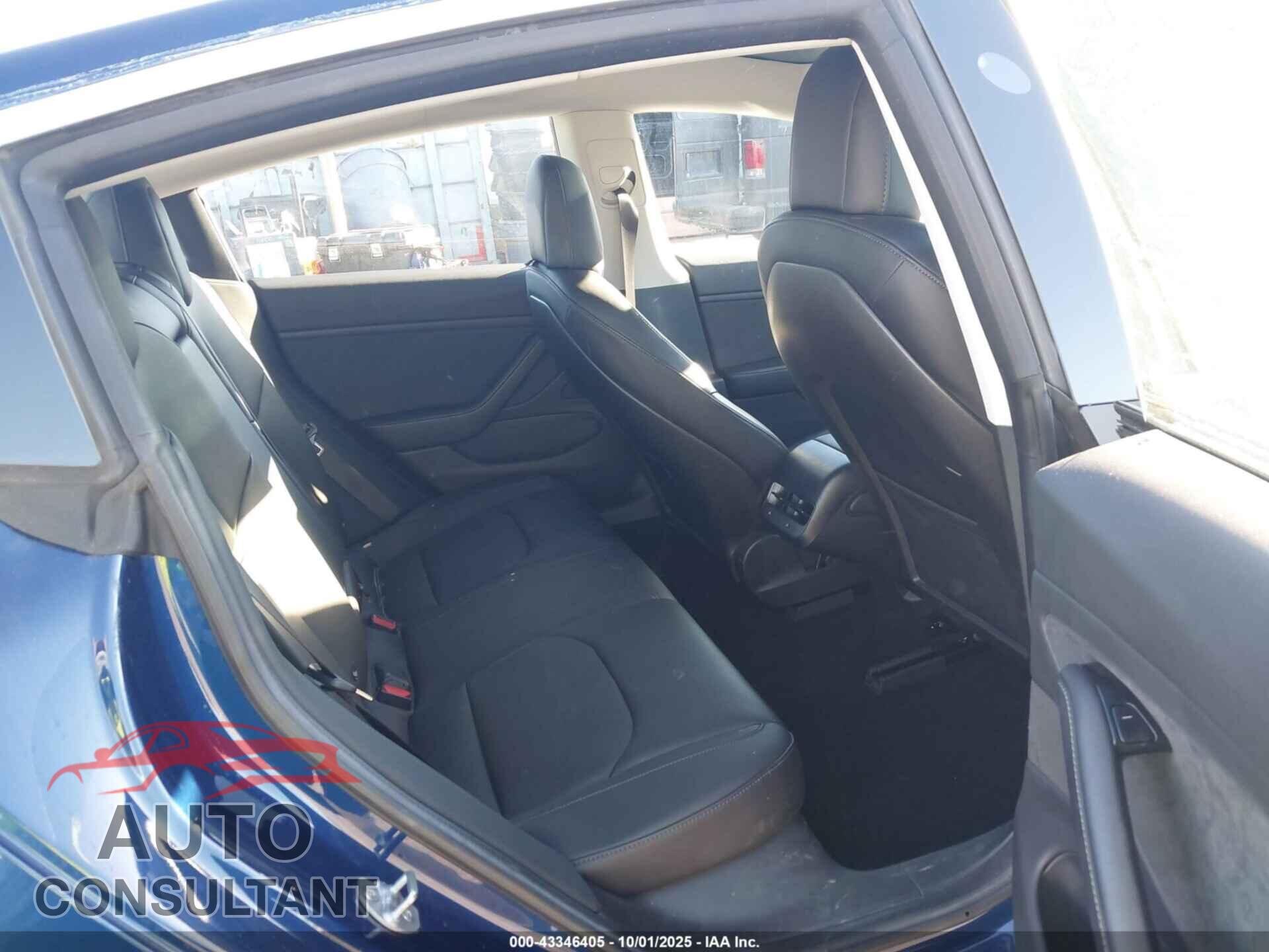 TESLA MODEL 3 2018 - 5YJ3E1EA8JF012275