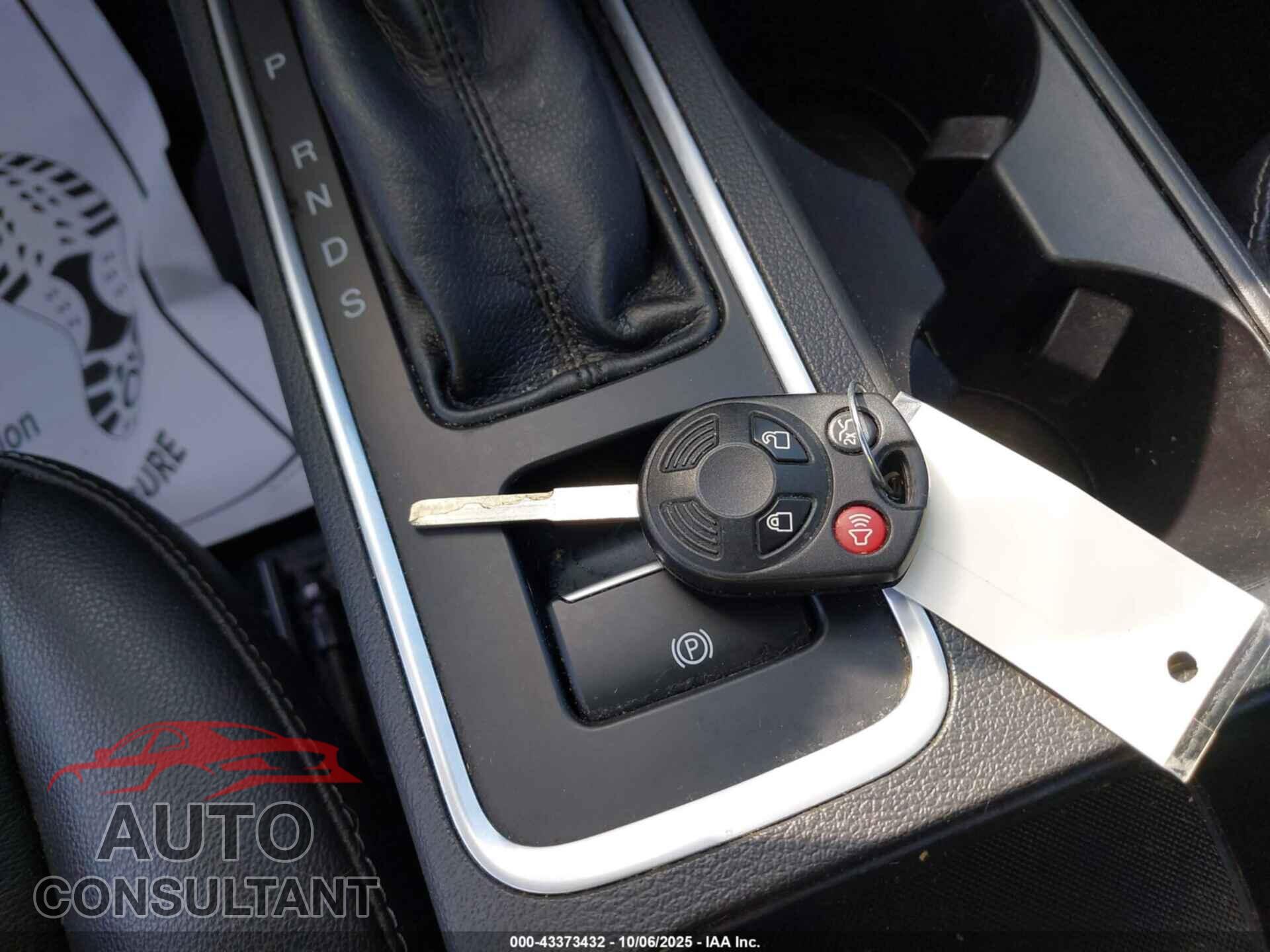 FORD ESCAPE 2018 - 1FMCU0HD3JUB68679