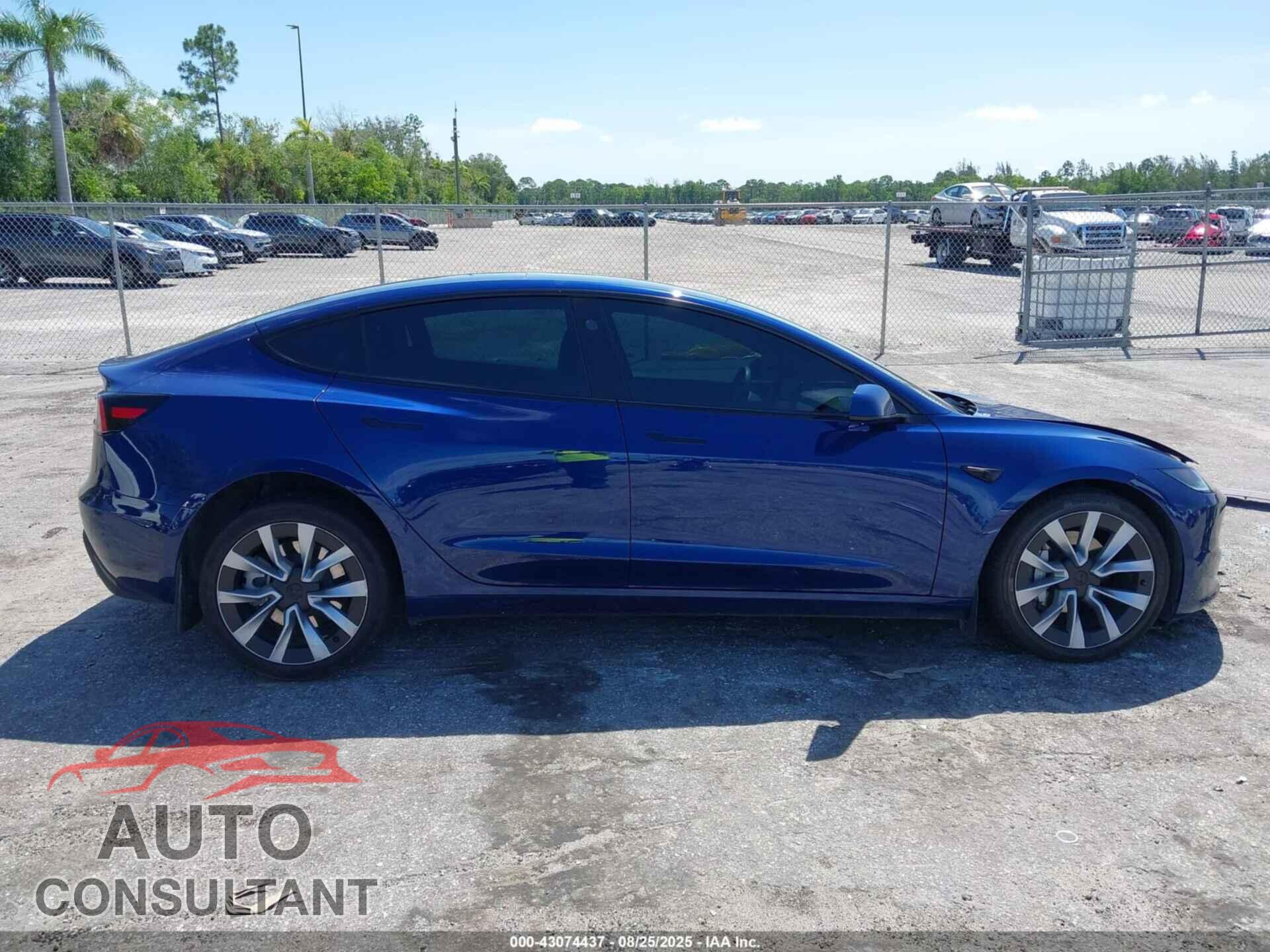 TESLA MODEL 3 2024 - 5YJ3E1EB4RF799570