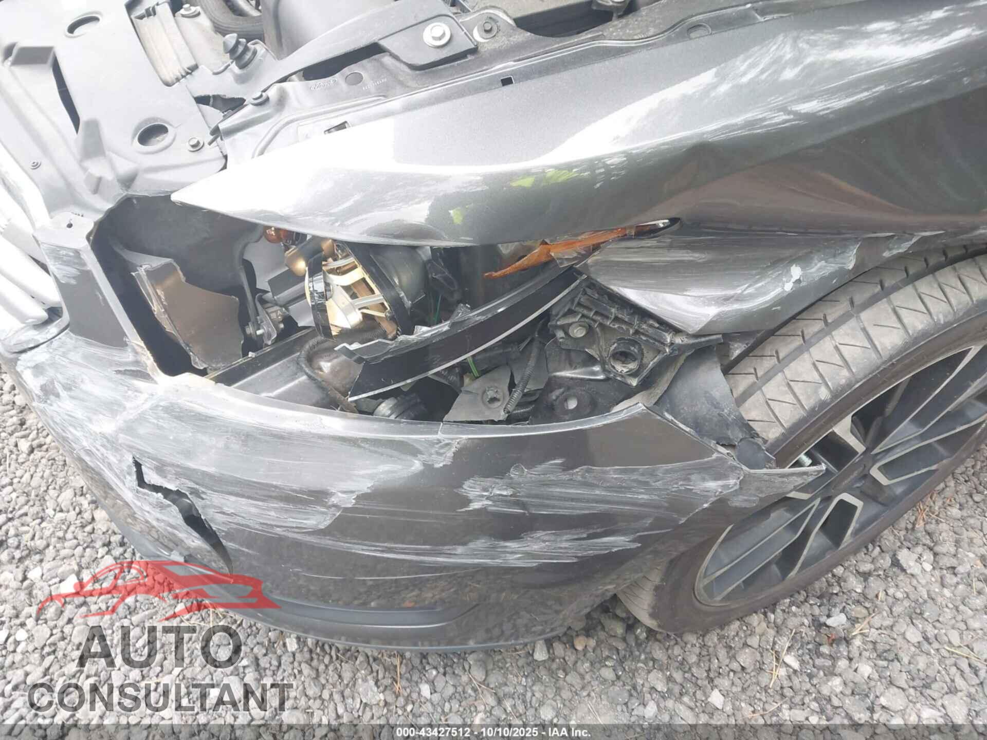 FORD TAURUS 2018 - 1FAHP2E81JG102947