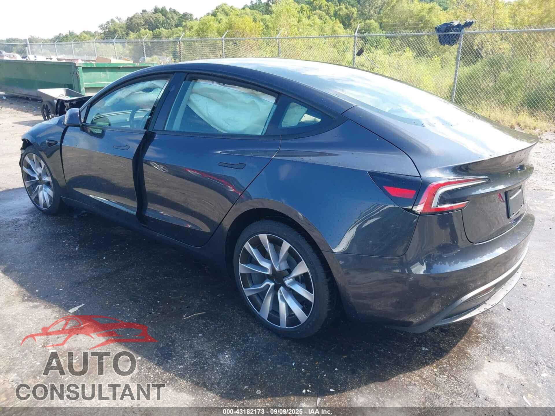 TESLA MODEL 3 2025 - 5YJ3E1EAXSF925329