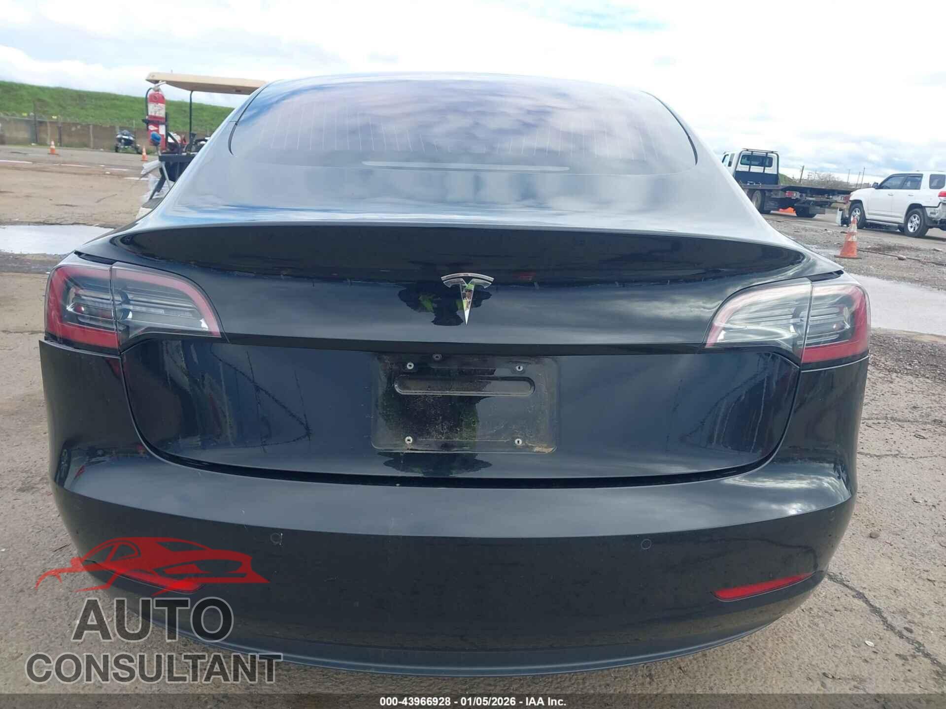 TESLA MODEL 3 2018 - 5YJ3E1EA2JF040847