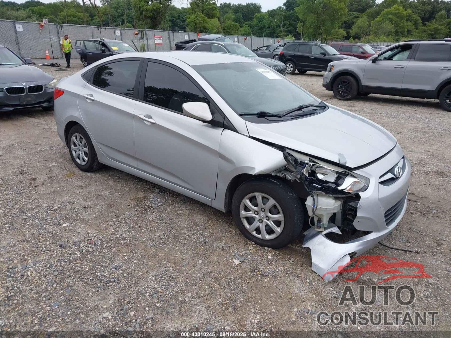 HYUNDAI ACCENT 2013 - KMHCT4AE4DU285642