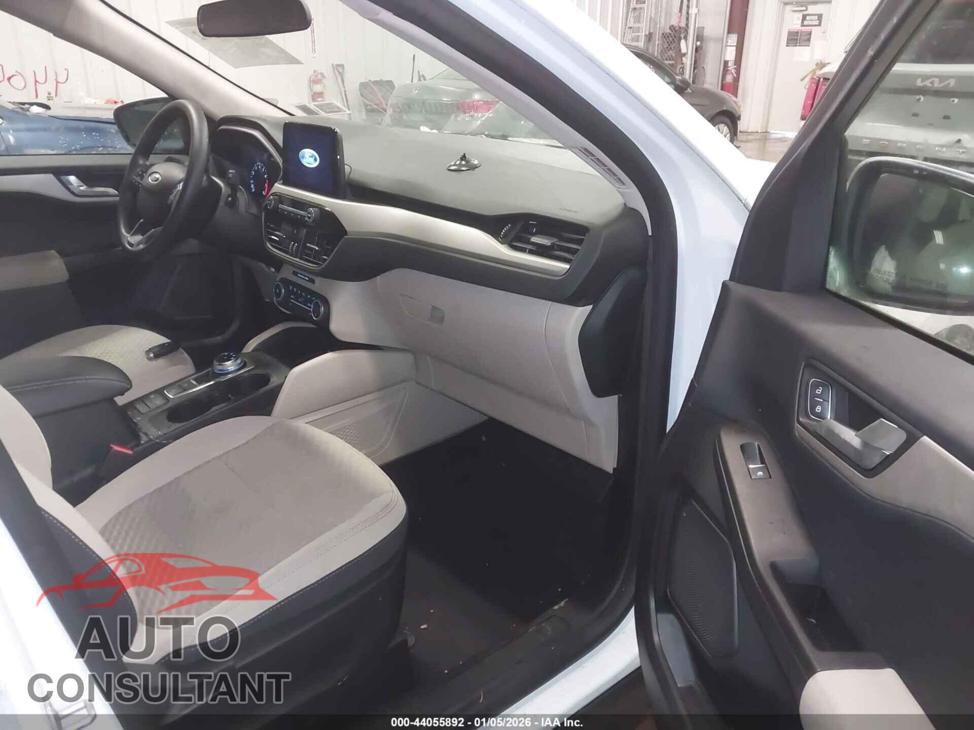 FORD ESCAPE 2020 - 1FMCU9G64LUA71730