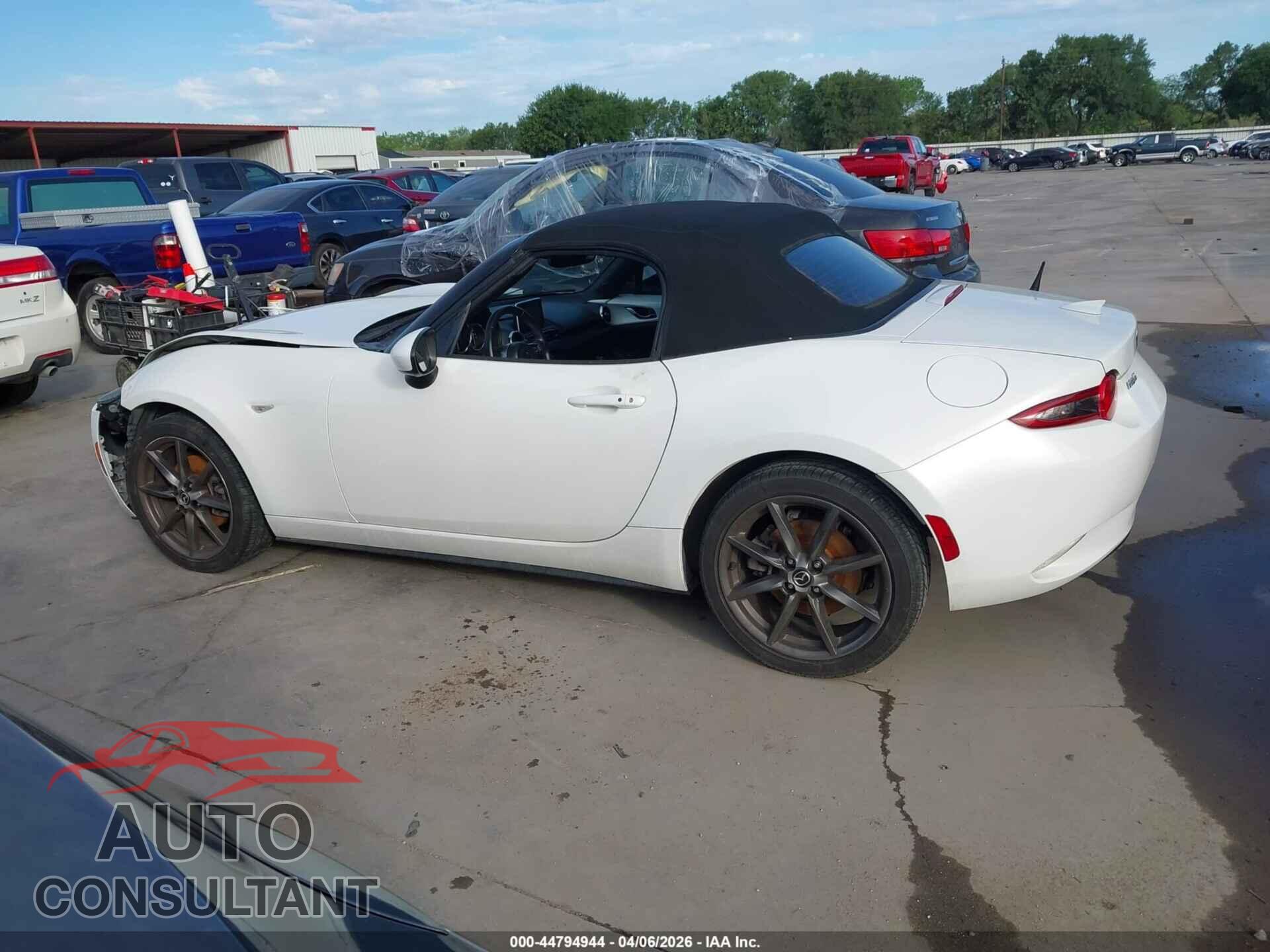 MAZDA MX-5 MIATA 2017 - JM1NDAD75H0123182