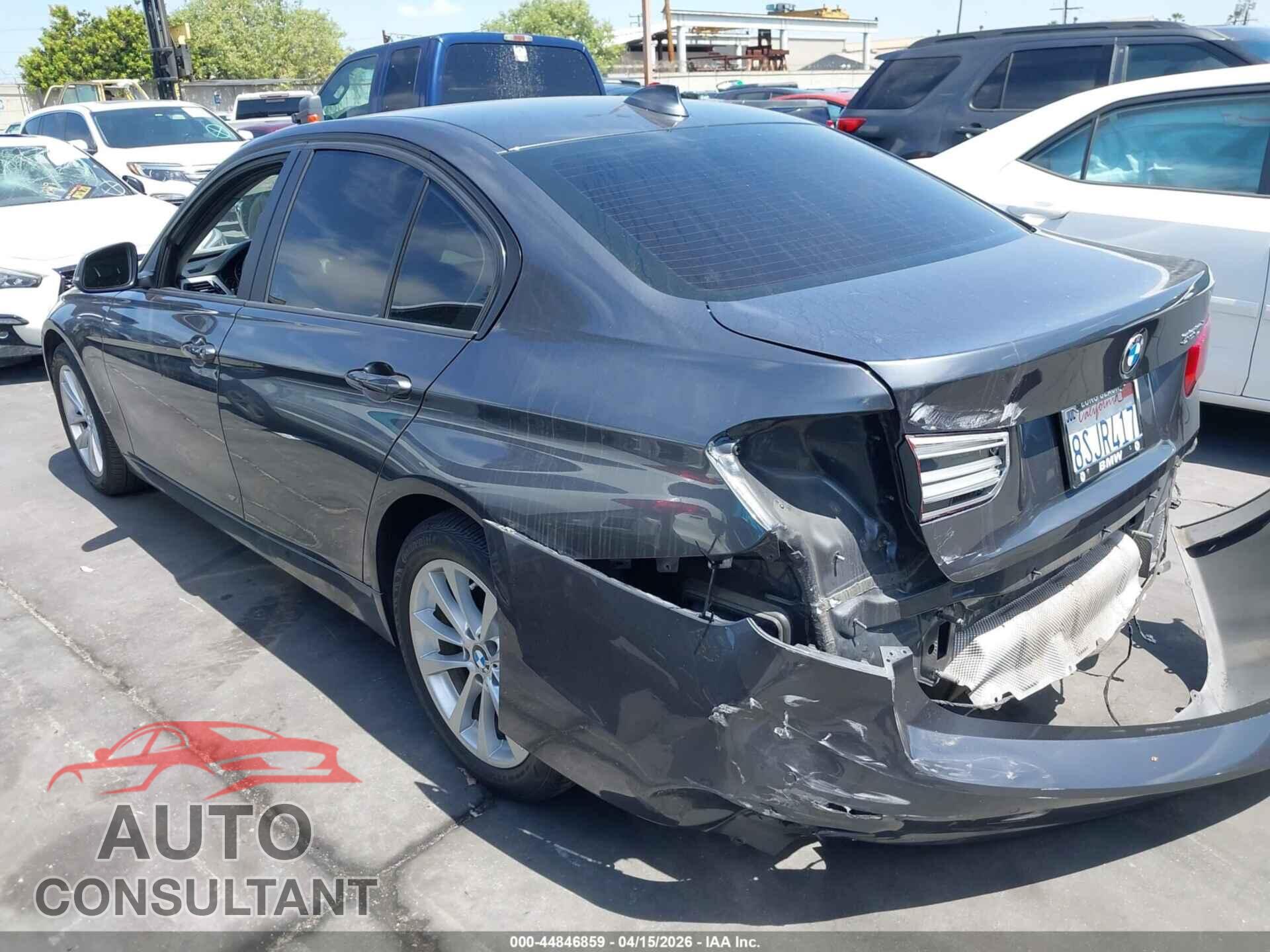 BMW 320I 2017 - WBA8E1G39HNU16876