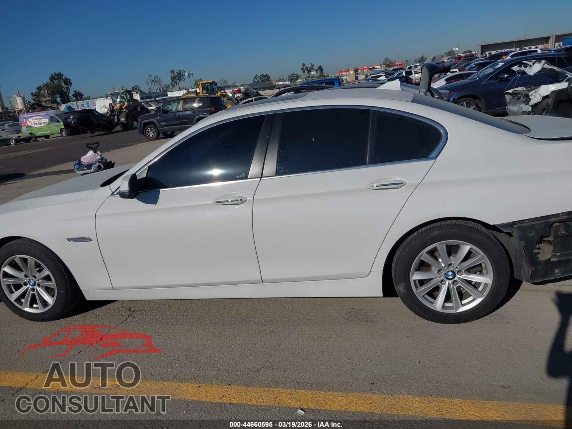 BMW 528I 2016 - WBA5A5C54GG349586