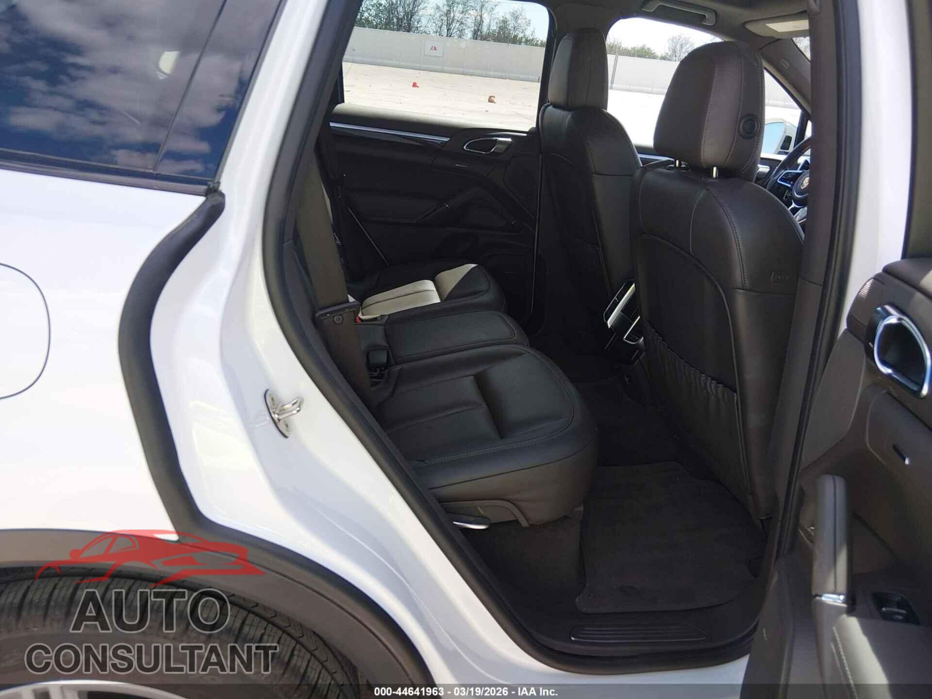 PORSCHE CAYENNE 2016 - WP1AB2A29GLA93652