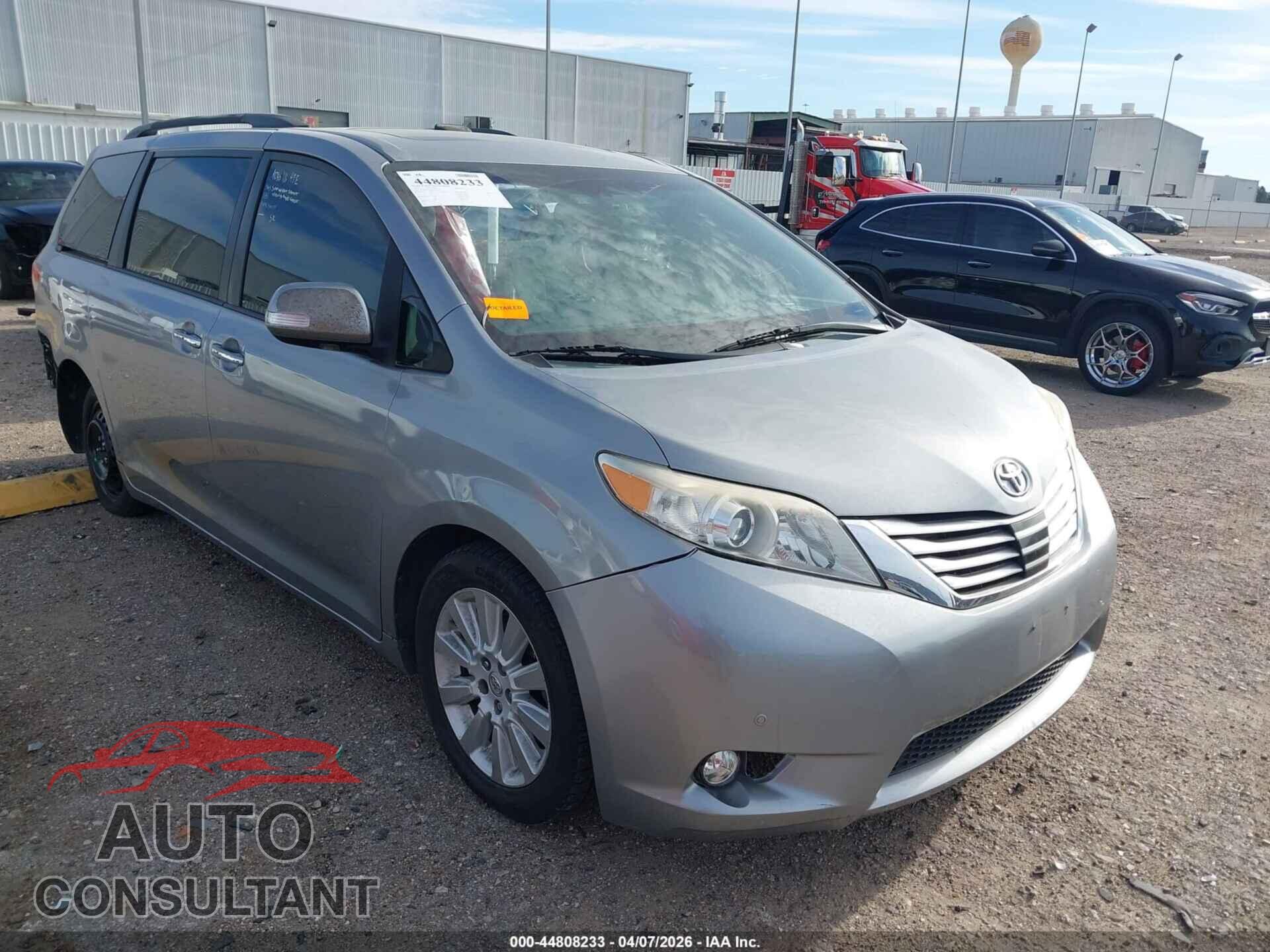 TOYOTA SIENNA 2013 - 5TDYK3DC8DS313450