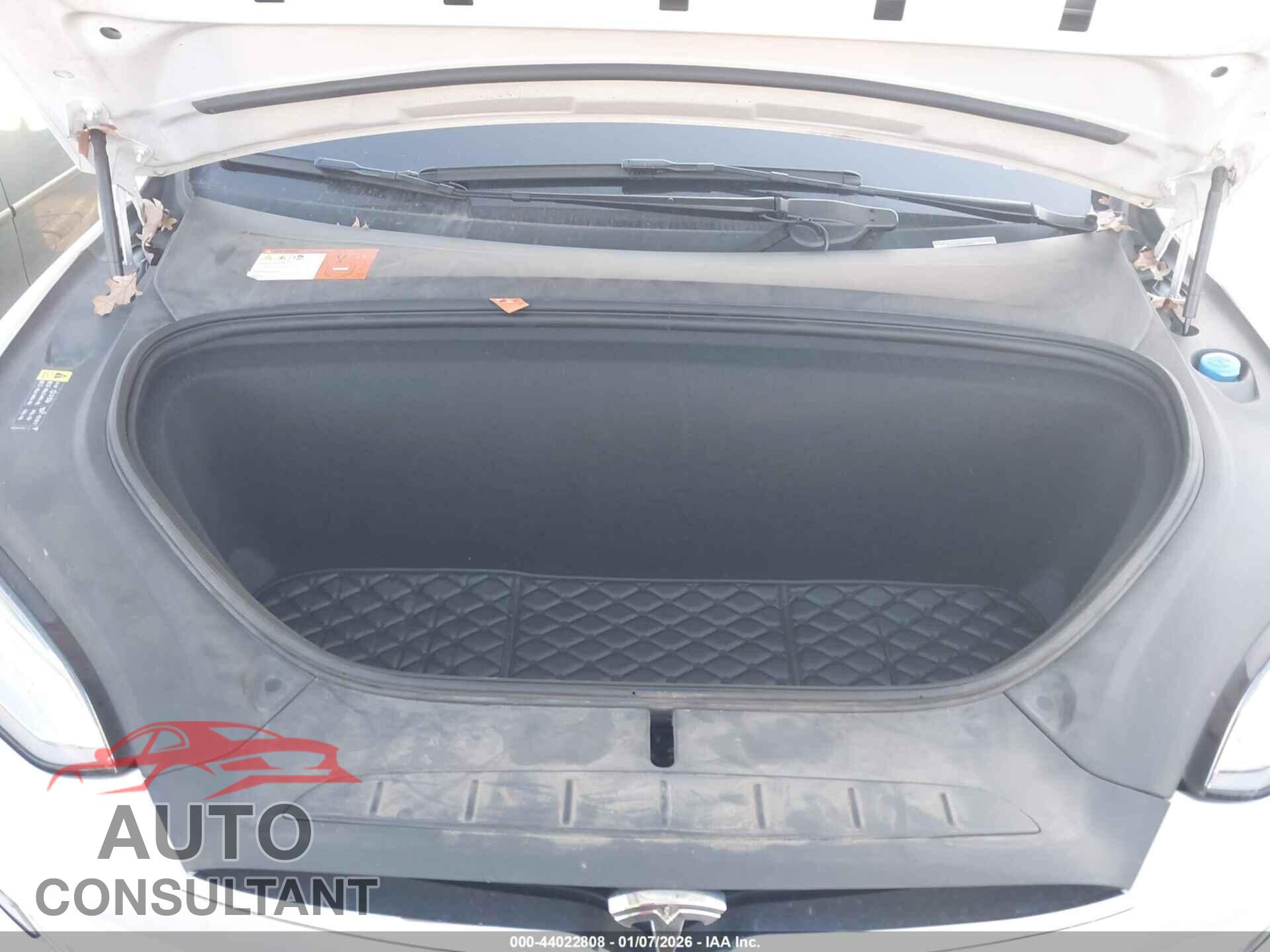 TESLA MODEL X 2017 - 5YJXCAE22HF061109