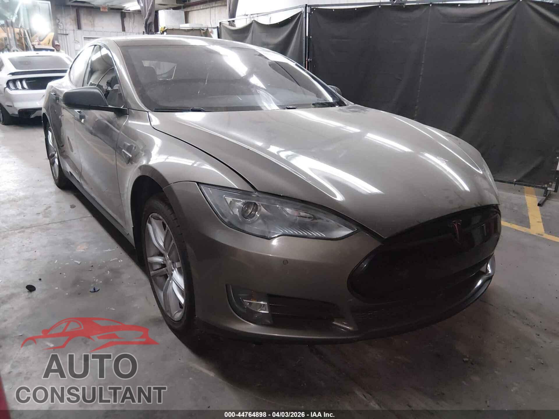 TESLA MODEL S 2015 - 5YJSA1H28FF093622